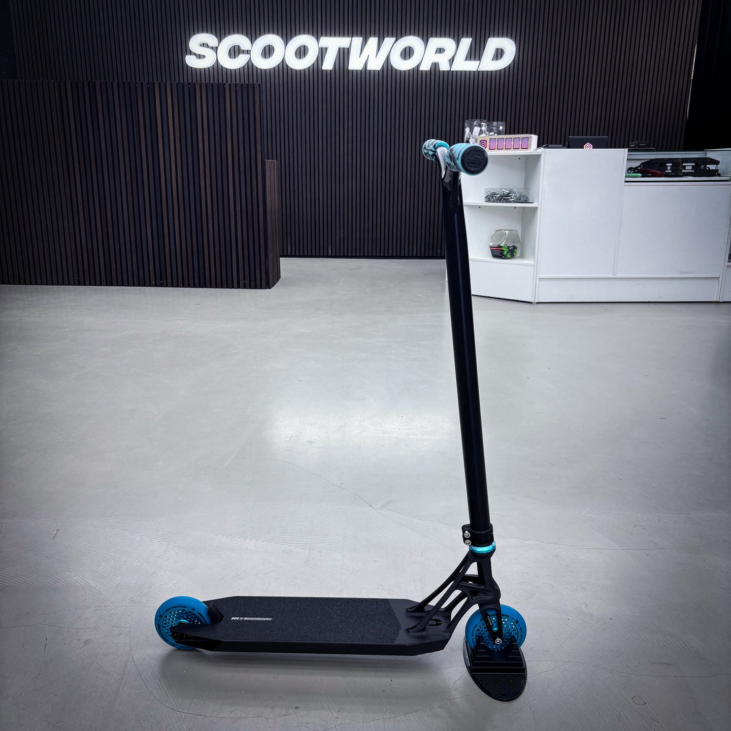 Striker Pandemonium Black/Teal Custom Build - Black/Teal- ScootWorld