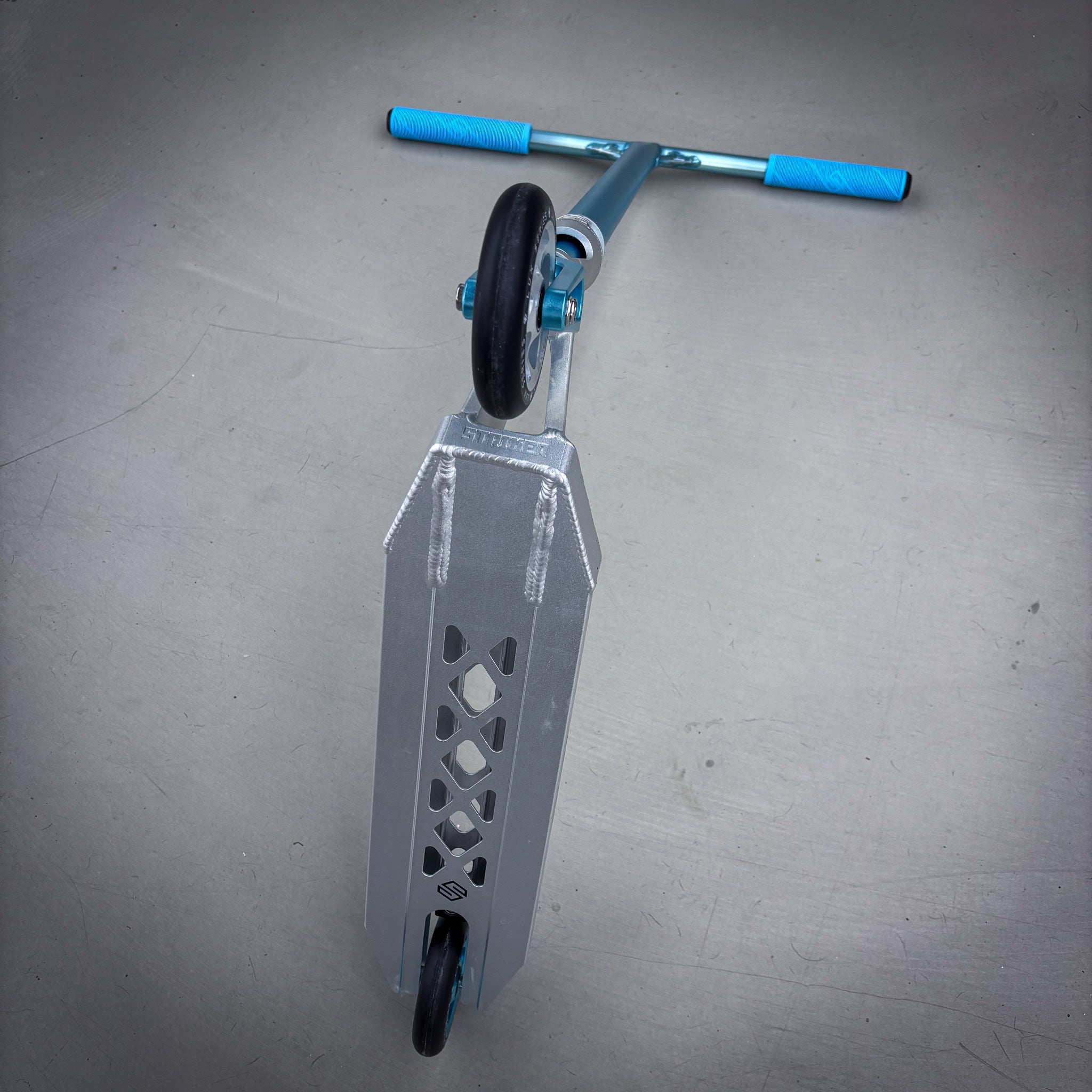 Striker Aether Silver/Teal Custom Build - Silver/Teal- ScootWorld