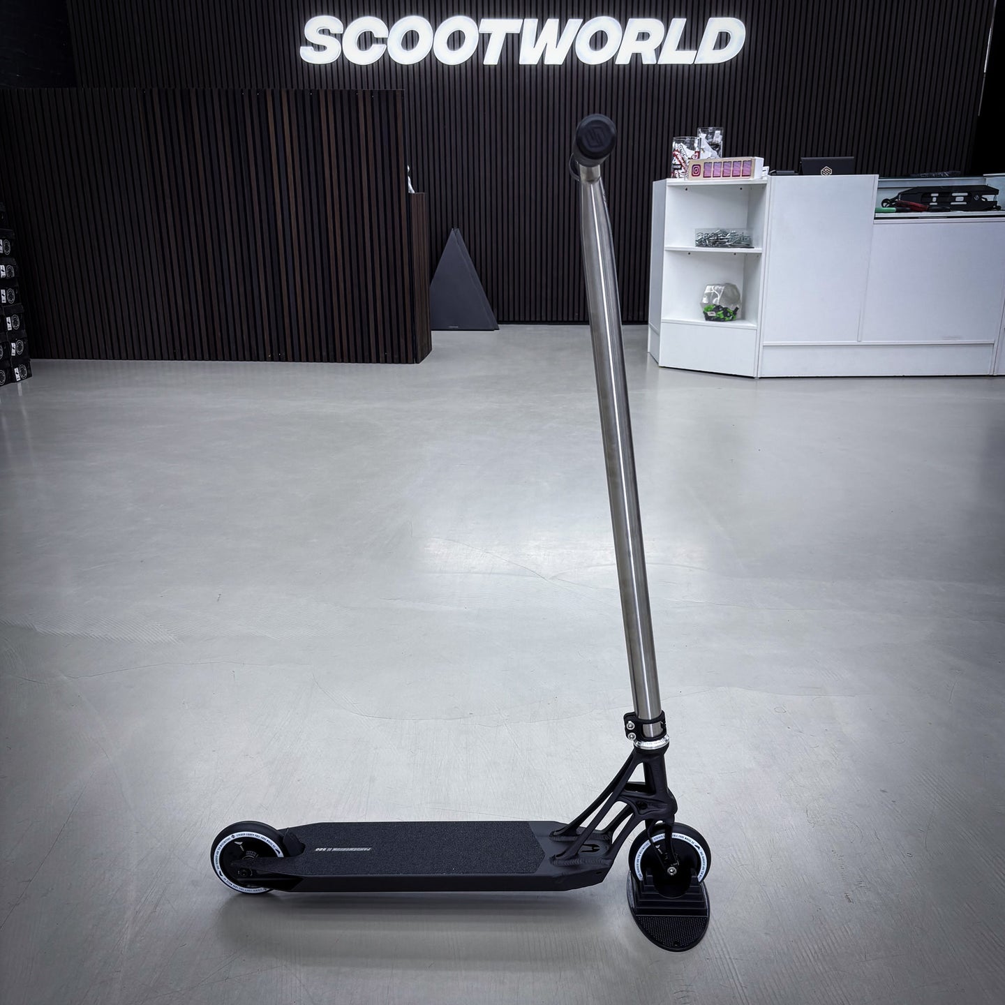 Striker Titan Pande Custom Build - Black/Silver- ScootWorld