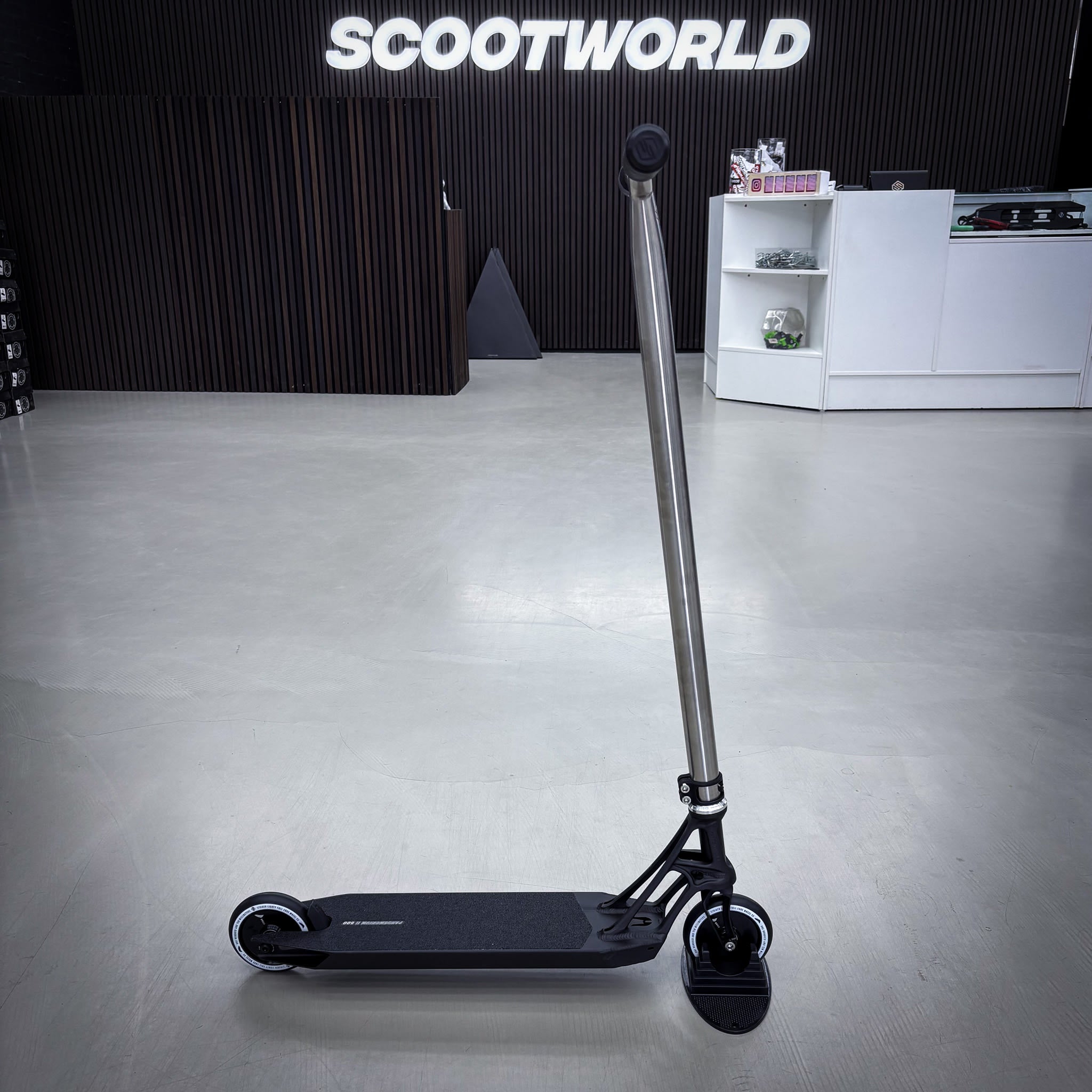 Striker Titan Pande Custom Build - Black/Silver- ScootWorld