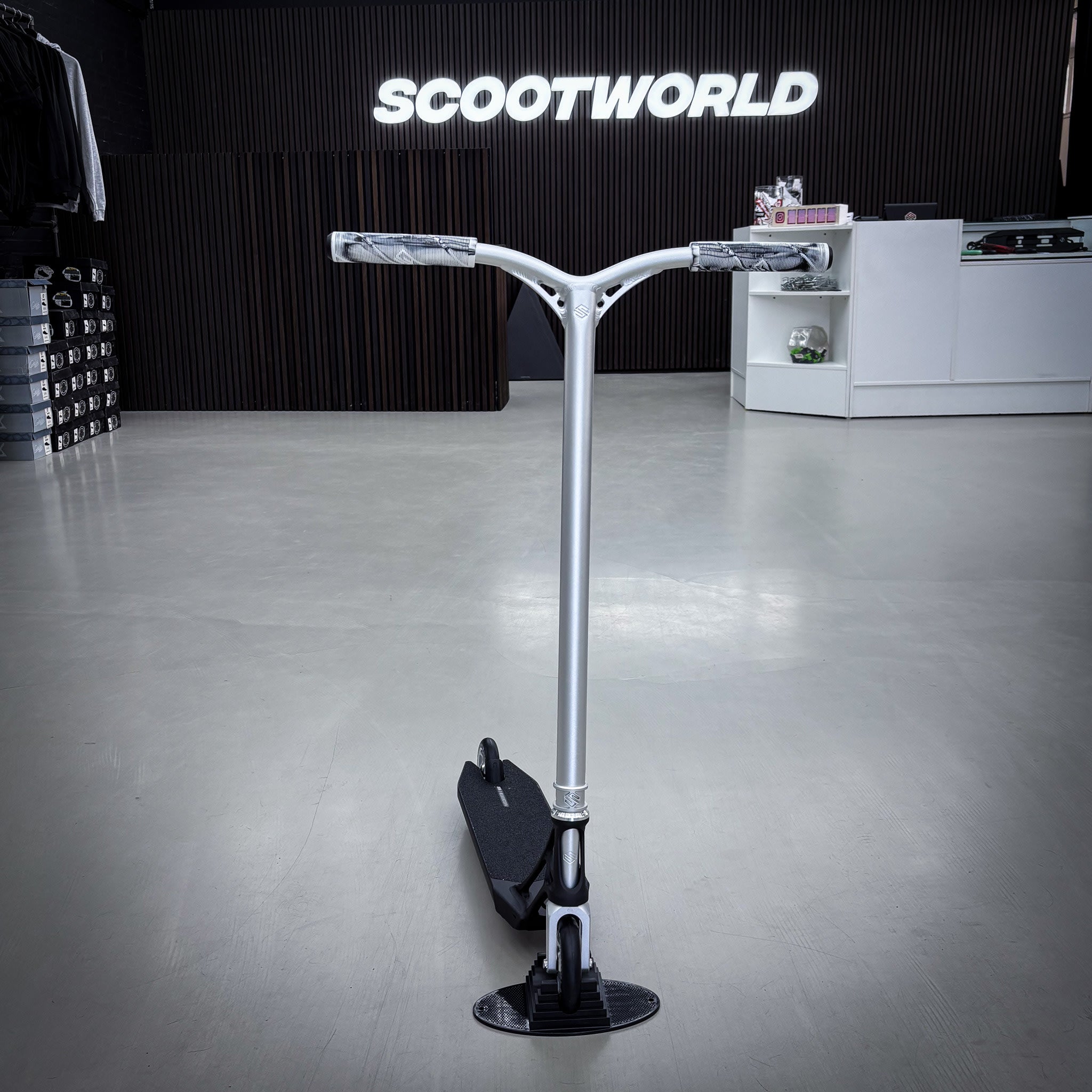 Striker Pande Black/Silver Custom Build - Black/Silver- ScootWorld
