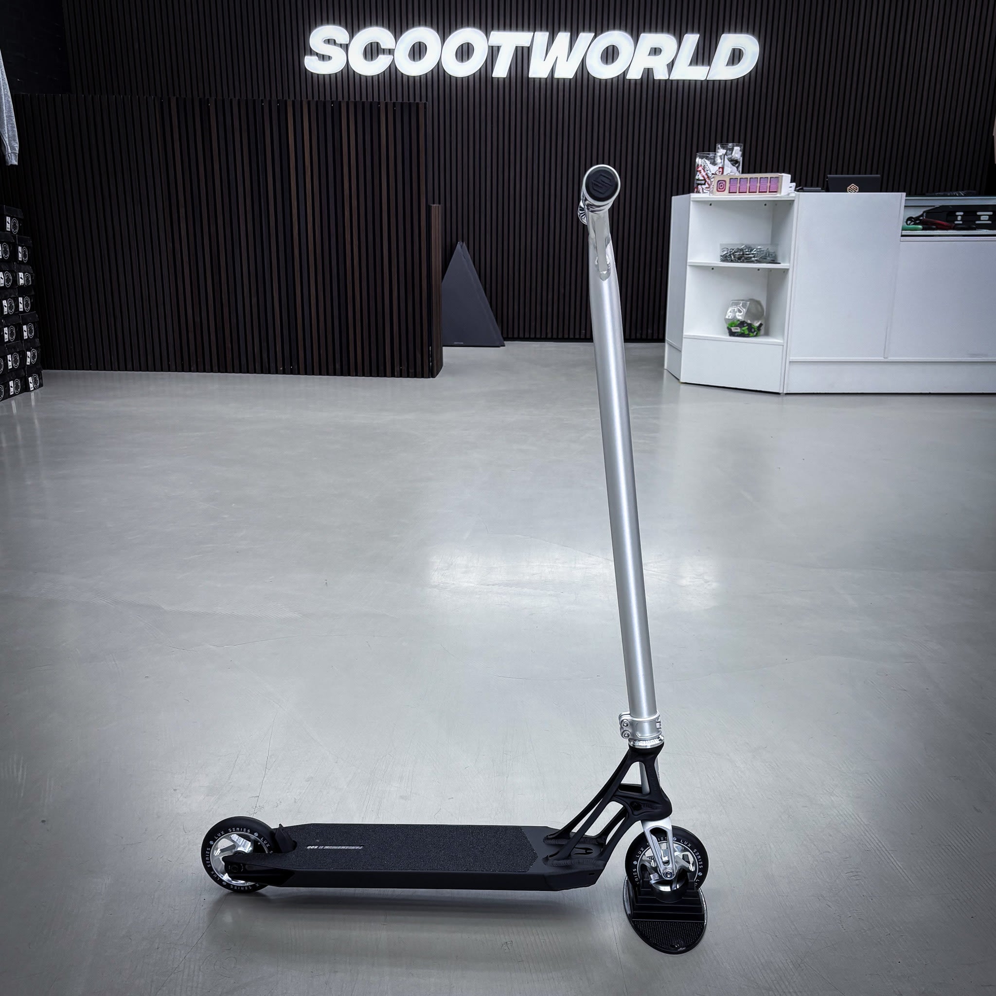 Striker Pande Black/Silver Custom Build - Black/Silver- ScootWorld