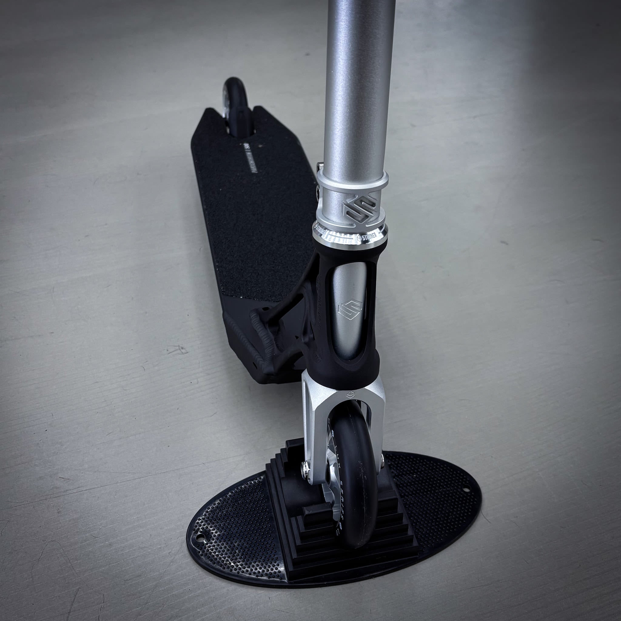 Striker Pande Black/Silver Custom Build - Black/Silver- ScootWorld