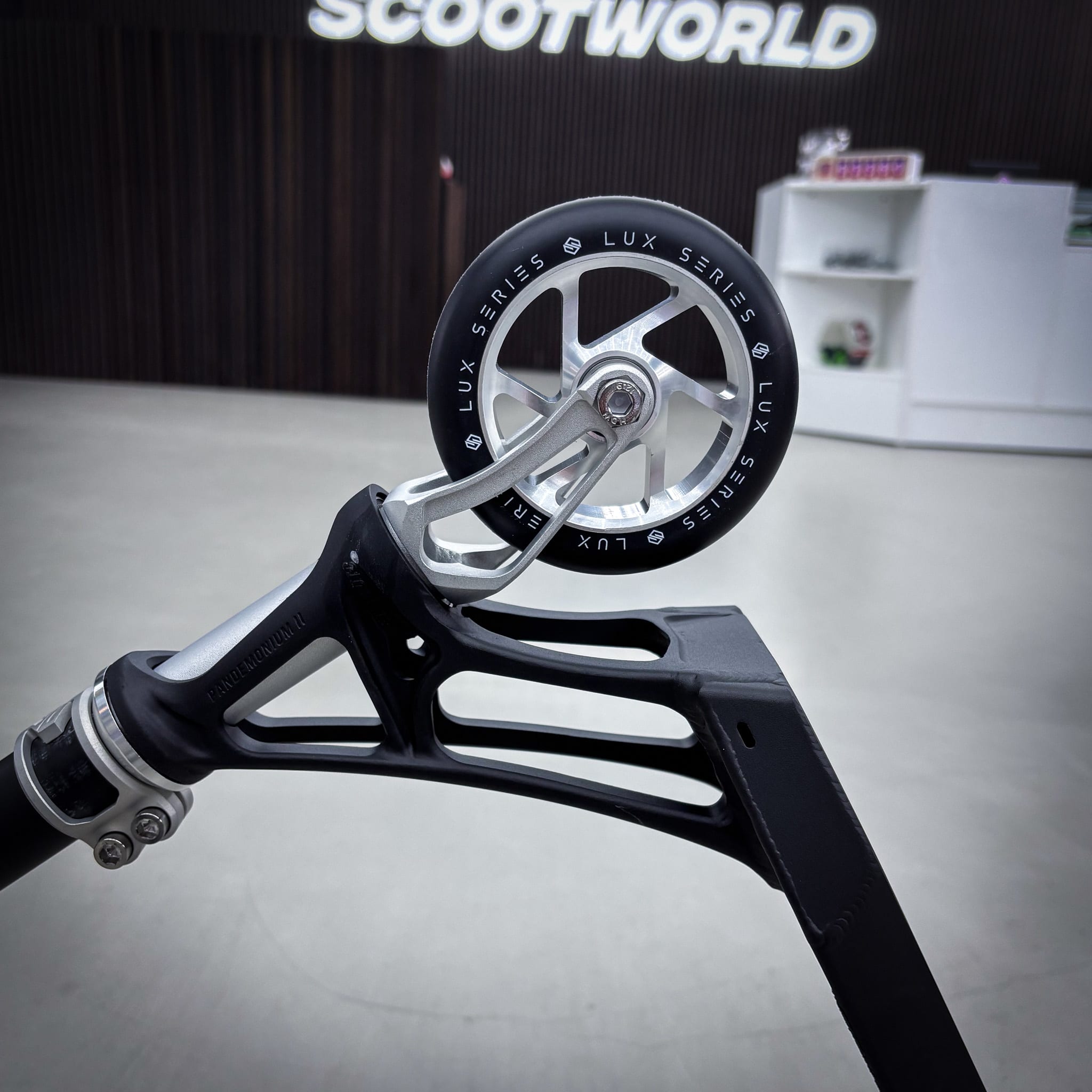 ScootWorld Titan Pande Custom Build - Black/Silver- ScootWorld