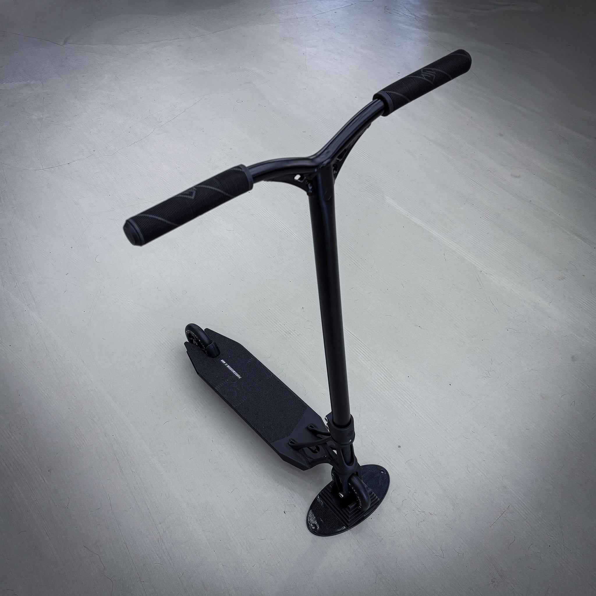 Striker Full Black Custom Build - Black- ScootWorld