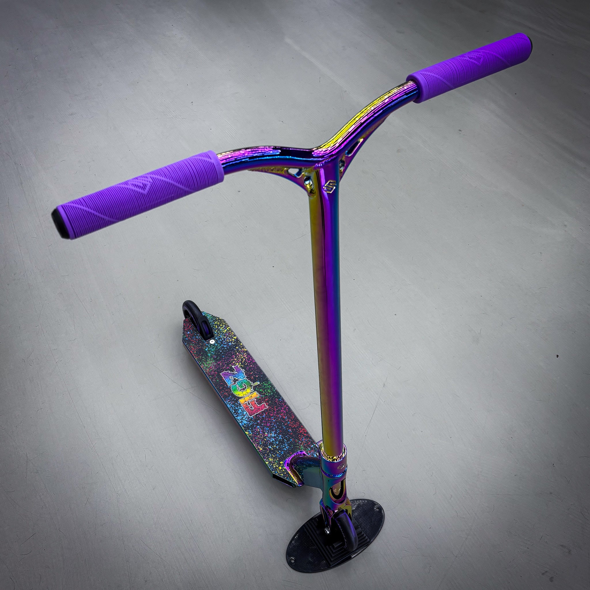 Striker Full Rainbow Custom Build - Rainbow- ScootWorld