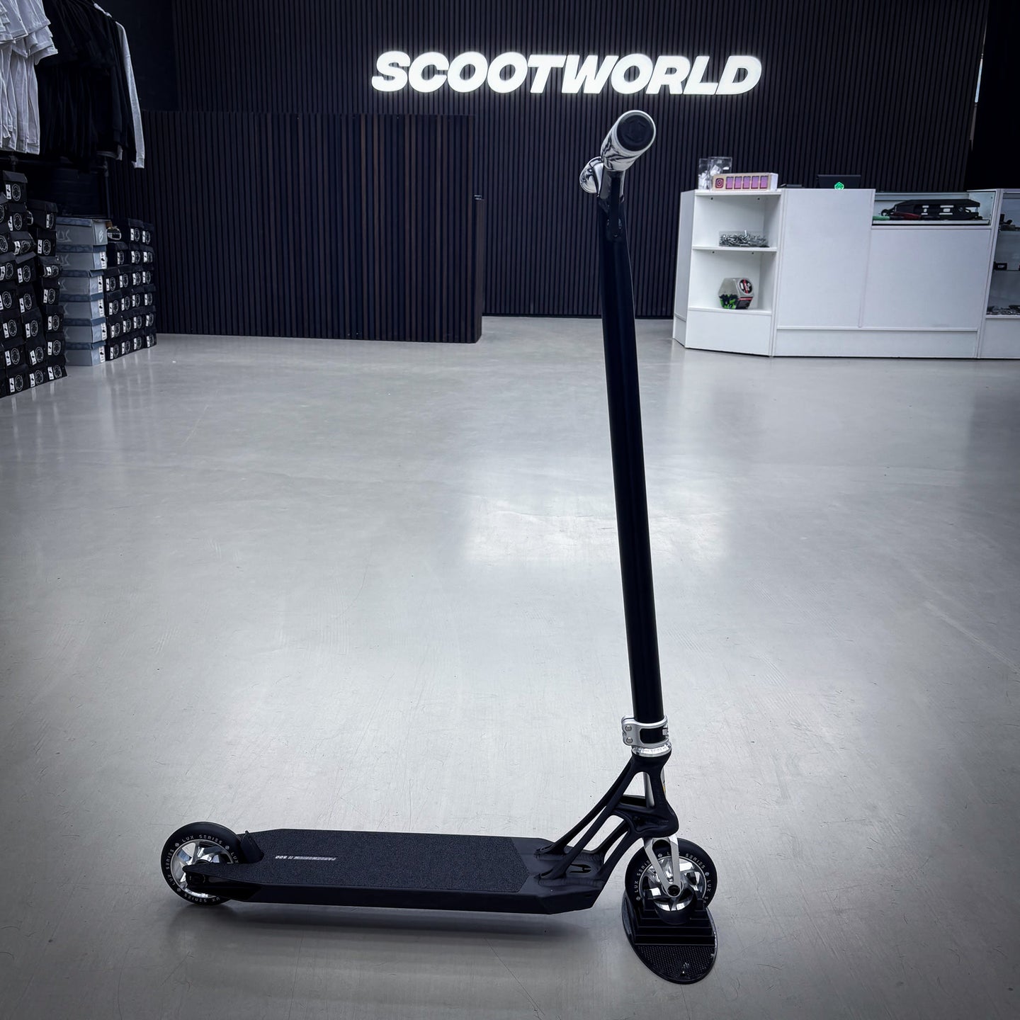 Striker Pande Black/Silver 500mm Custom Build - Black/Silver- ScootWorld