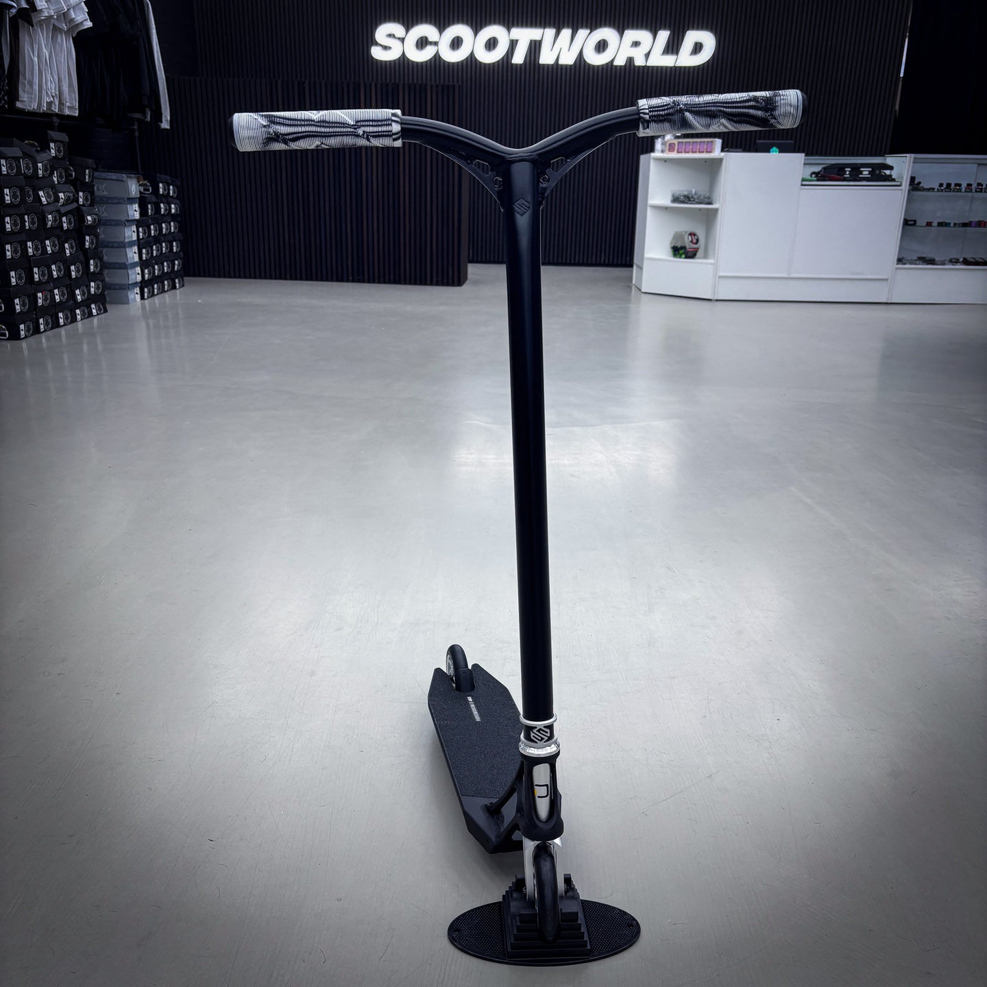 Striker Pande Black/Silver 460mm Custom Build - Black/Silver- ScootWorld
