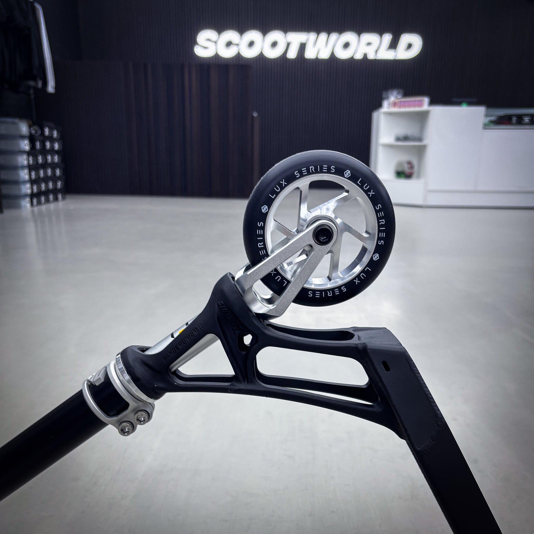 Striker Pande Black/Silver 460mm Custom Build - Black/Silver- ScootWorld