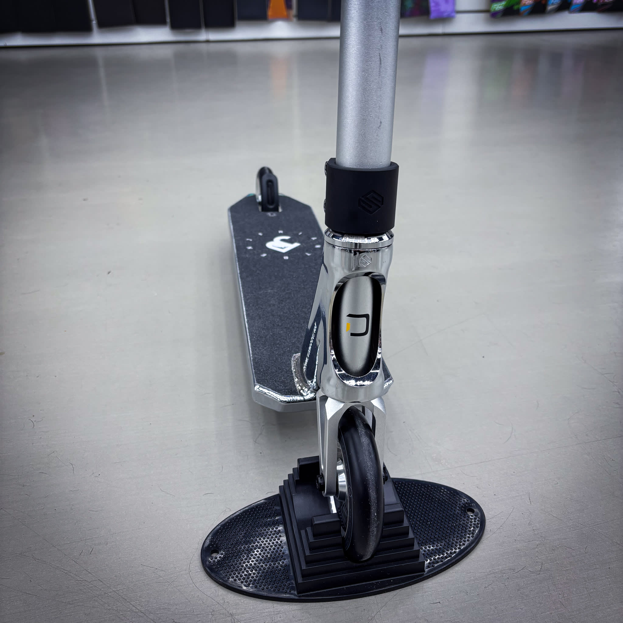 Striker BenJ Silver Custom Build - Silver- ScootWorld