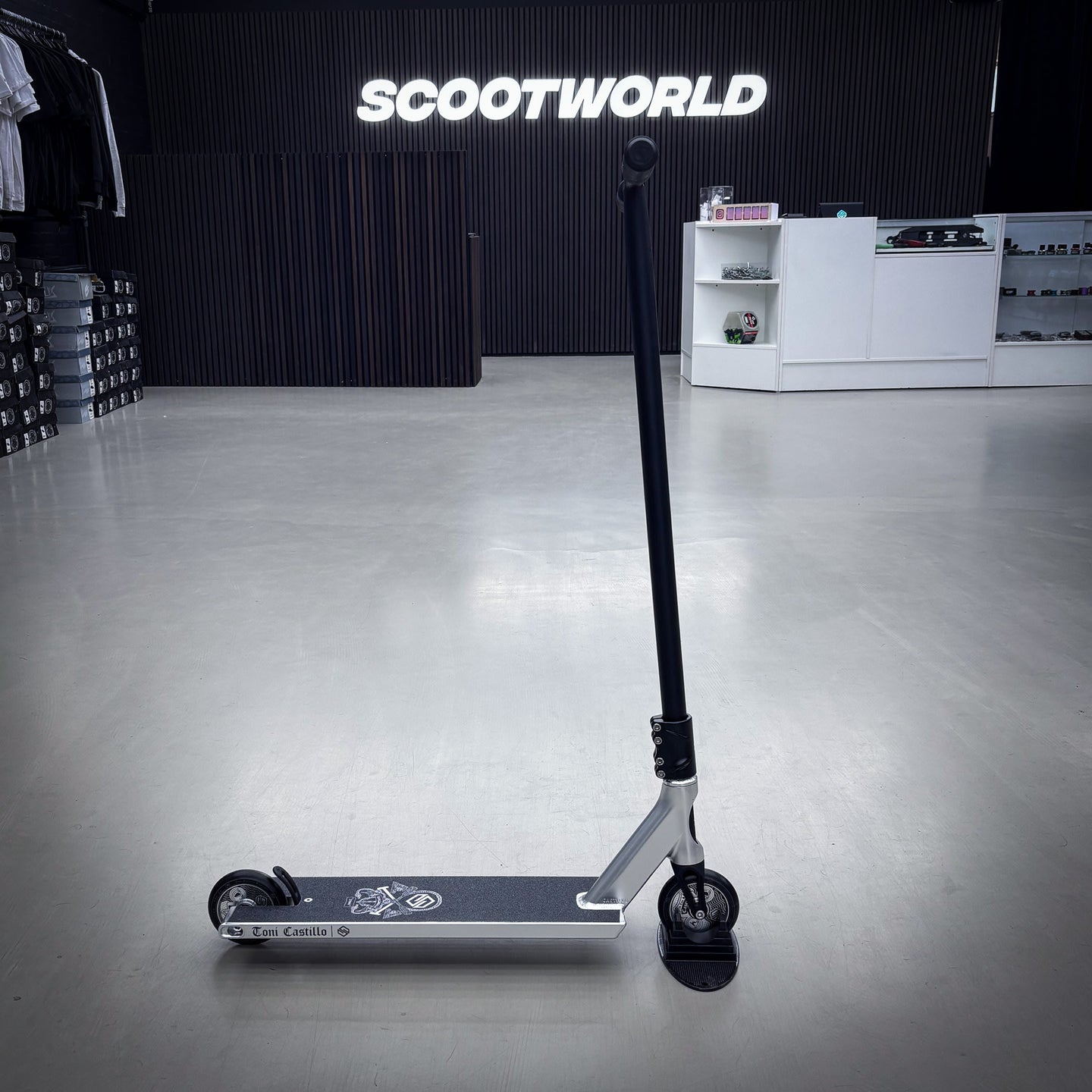 Striker Toni Street Black/Silver Custom Build - Black/Silver- ScootWorld