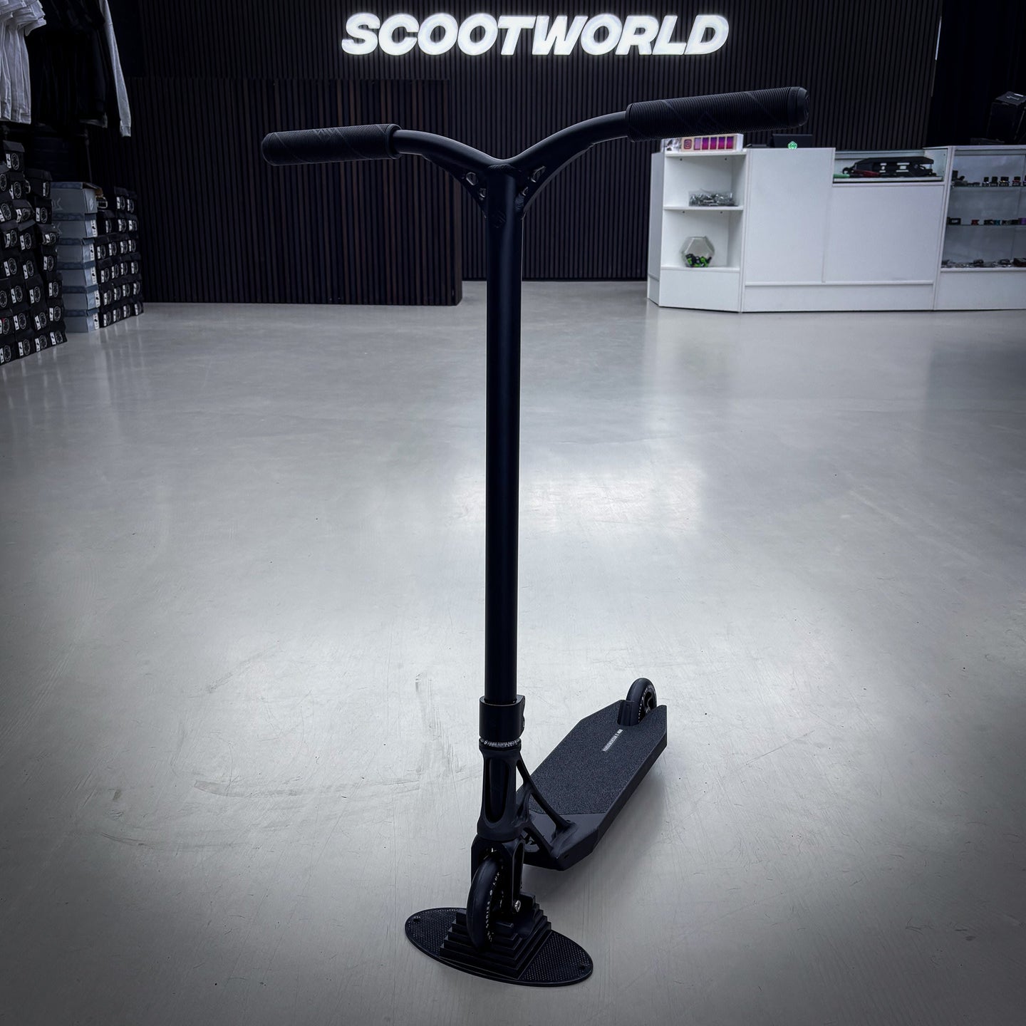 Striker Pande Black 460 Custom Build - Black- ScootWorld