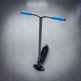 Striker Titan Bend Pande Custom Build - Czarny/turkusowy/srebrny- ScootWorld