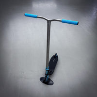 Striker Titan Bend Pande Custom Build - Czarny/turkusowy/srebrny- ScootWorld