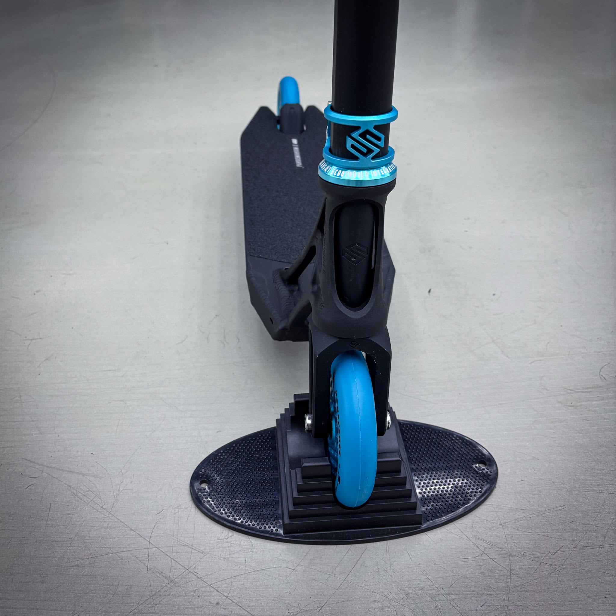 Striker Pande Lightweight 2 Custom Build - Black/Teal- ScootWorld