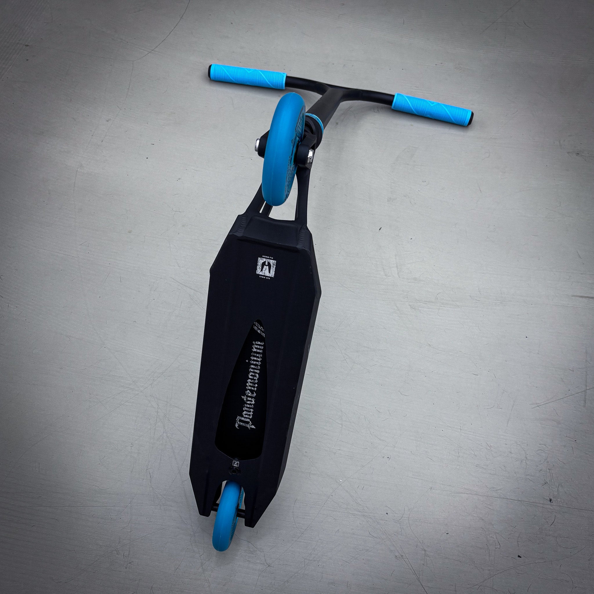 Striker Pande Lightweight 2 Custom Build - Black/Teal- ScootWorld