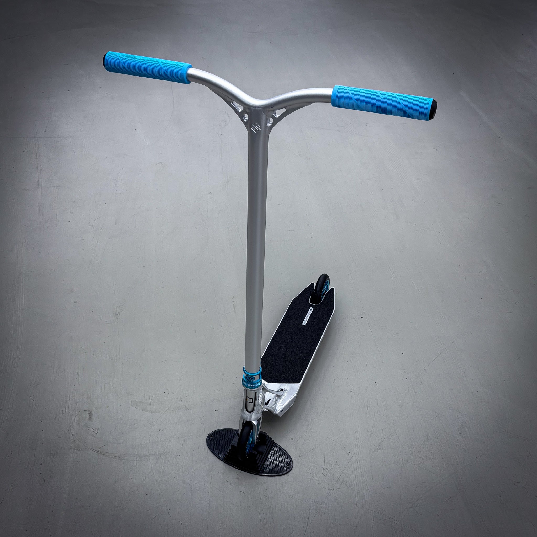 Striker Pande Silver Teal Custom Build - Silver/Teal- ScootWorld