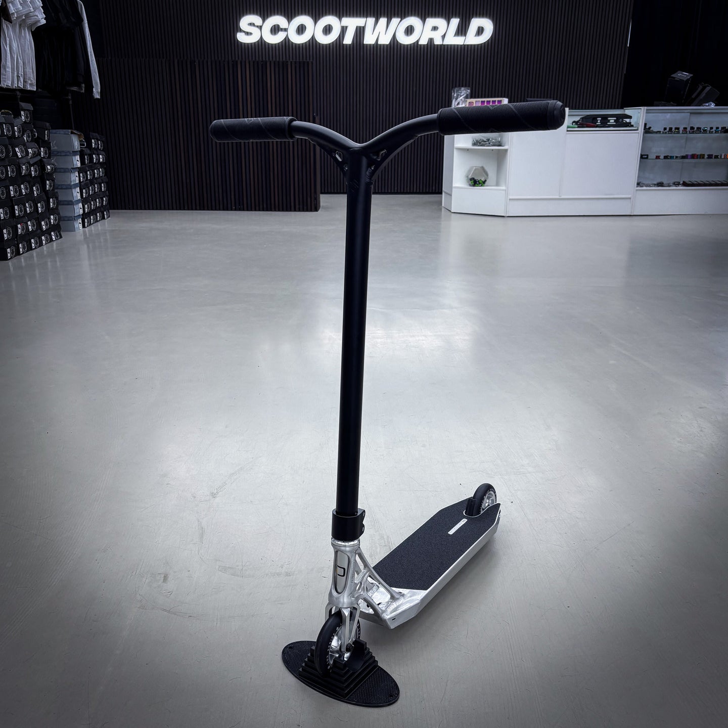 Striker Pande Black/Silver Custom Build - Czarny/Srebrny- ScootWorld