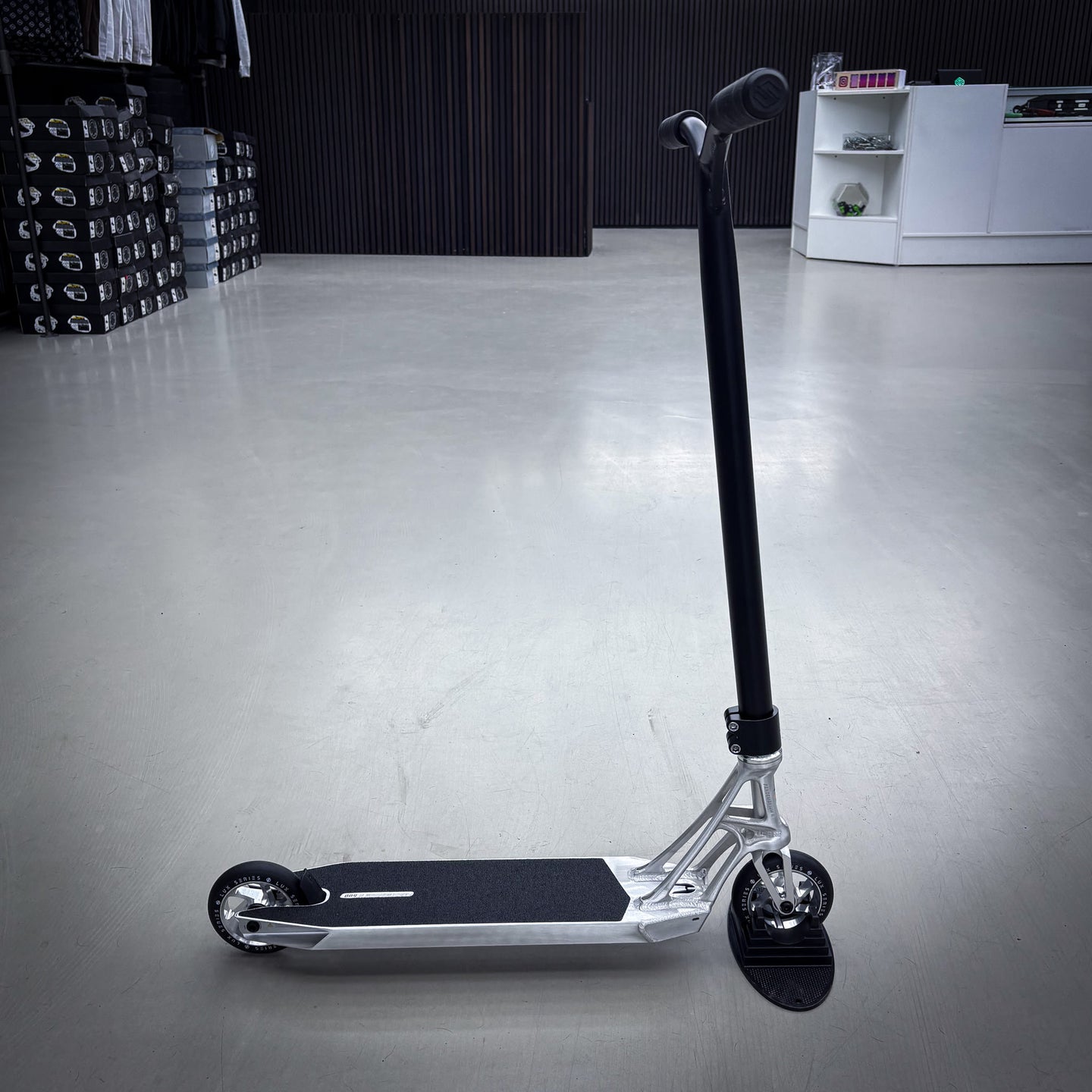 Striker Pande Black/Silver Custom Build - Czarny/Srebrny- ScootWorld