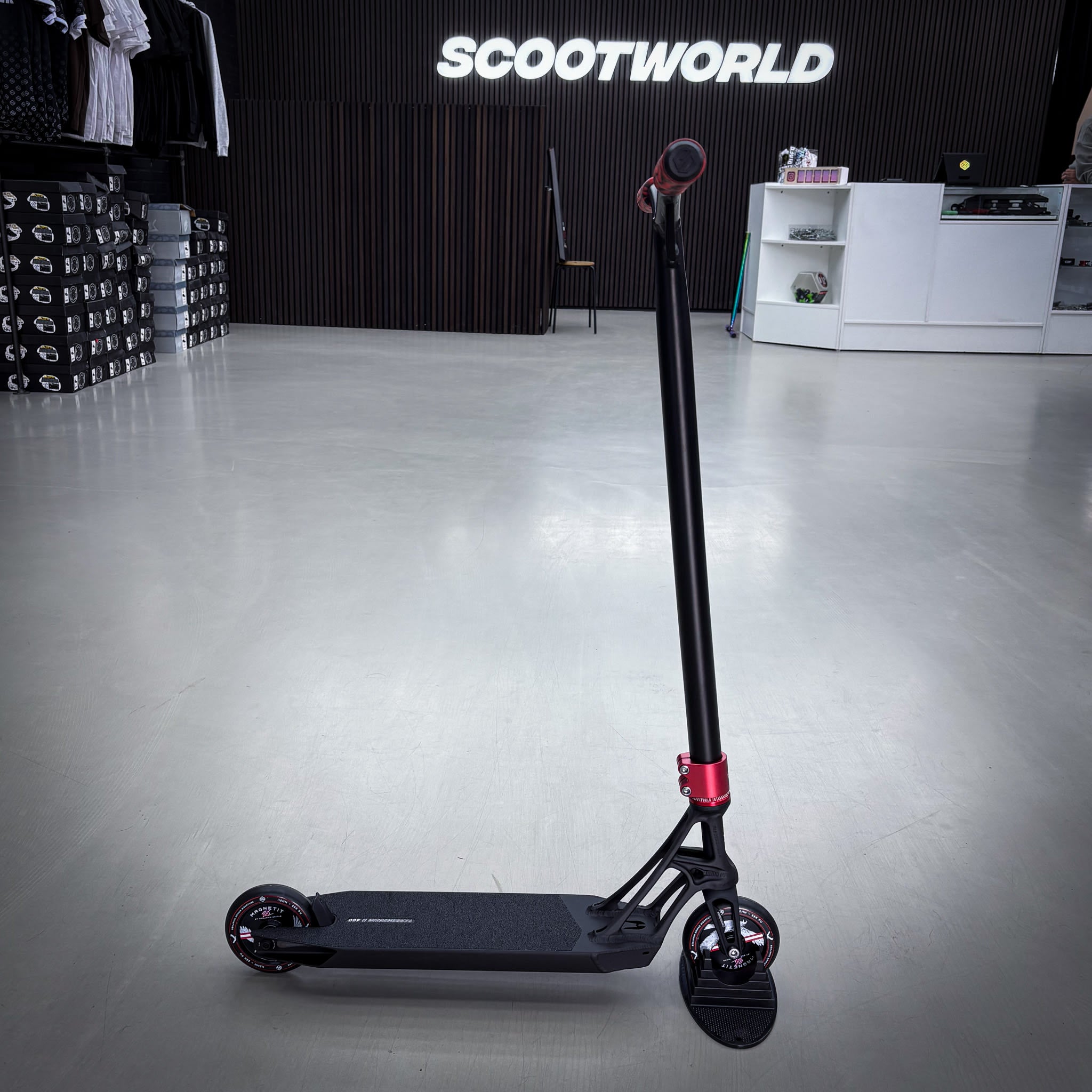 Striker Pande Black/Red Custom Build - Czarny/Czerwony- ScootWorld