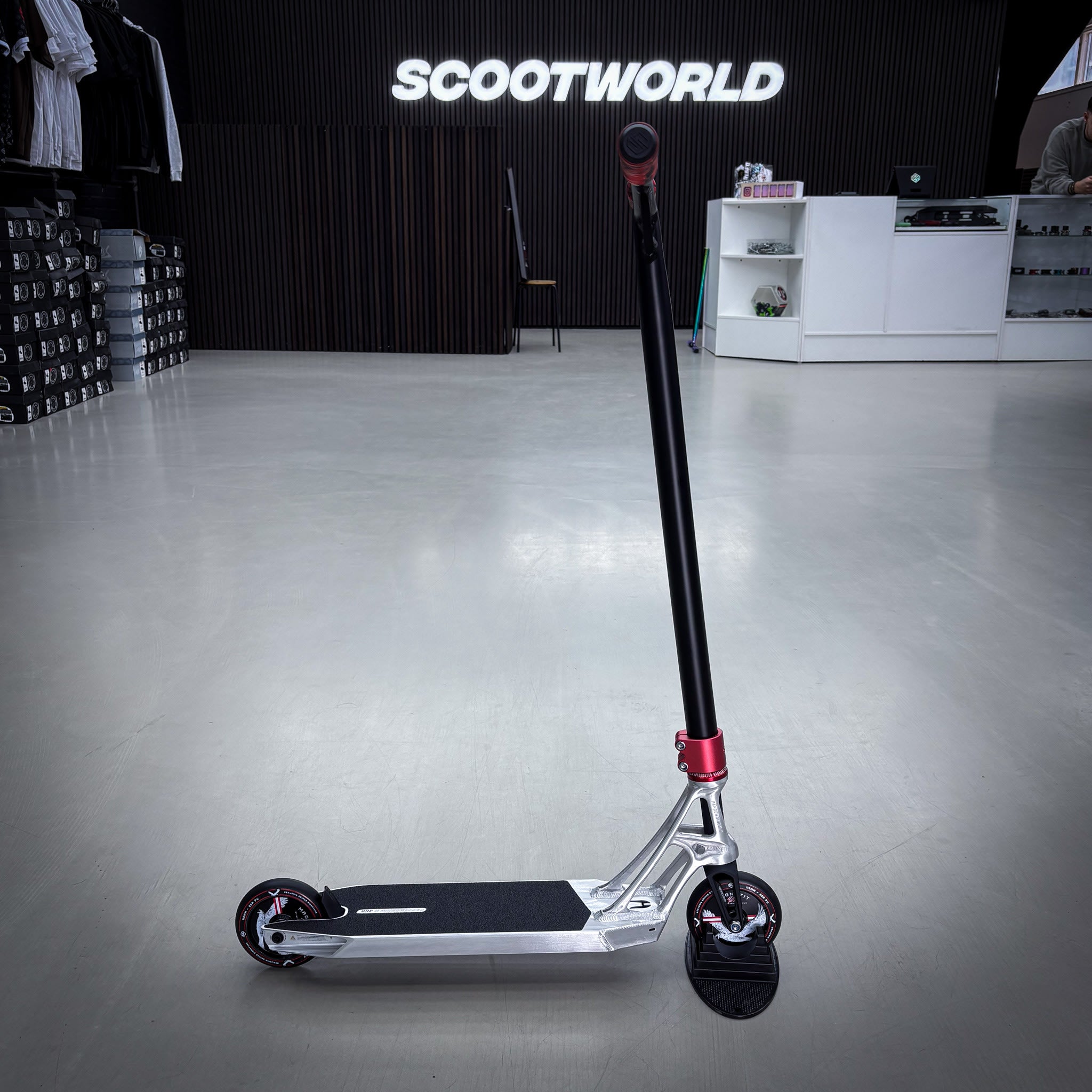 Striker Pande Silver/Black/Red Custom Build - Srebrny/czarny/czerwony- ScootWorld