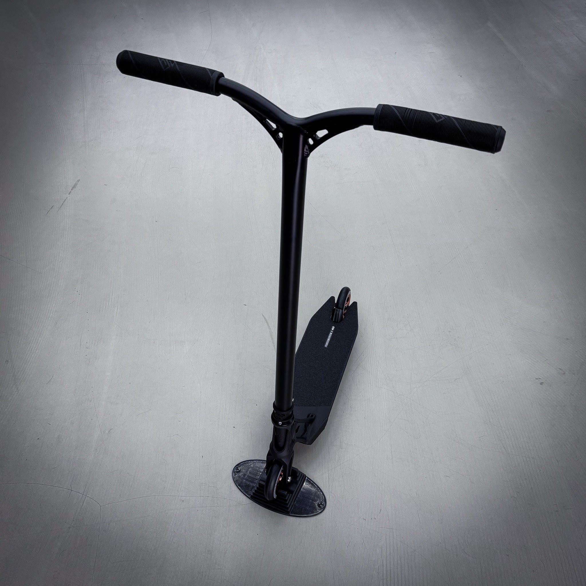 Striker Pande Black Custom Build - Czarny- ScootWorld