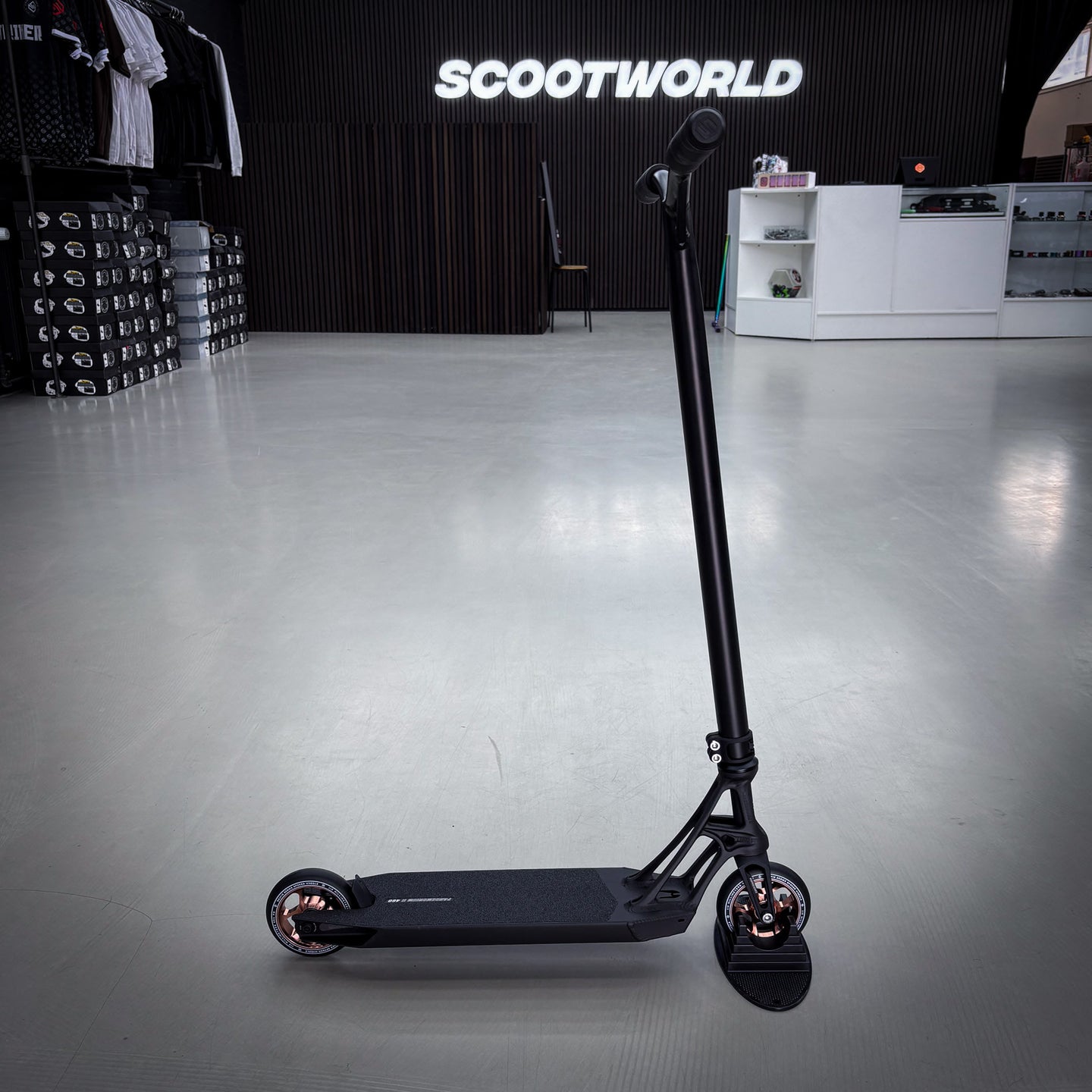 Striker Pande Black Custom Build - Black- ScootWorld