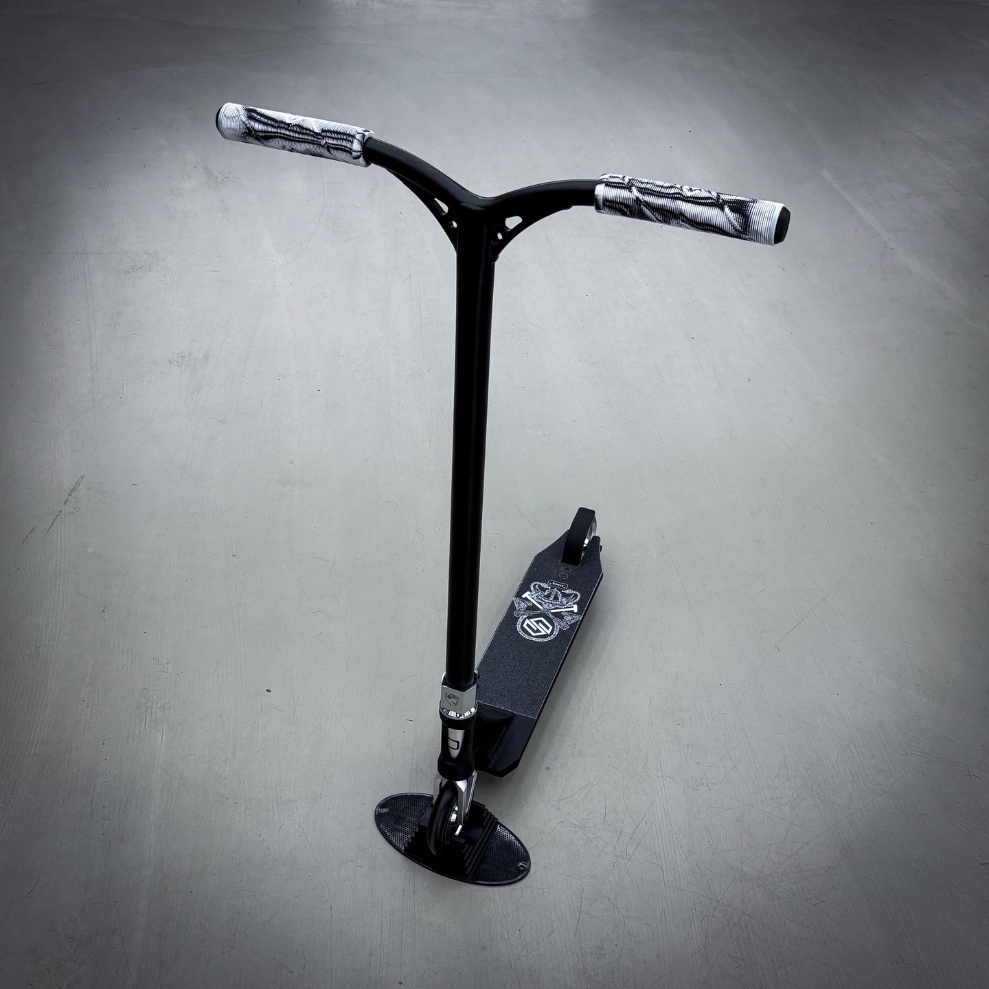 Striker Panda Freestyle Custom Build - Czarny/Srebrny- ScootWorld
