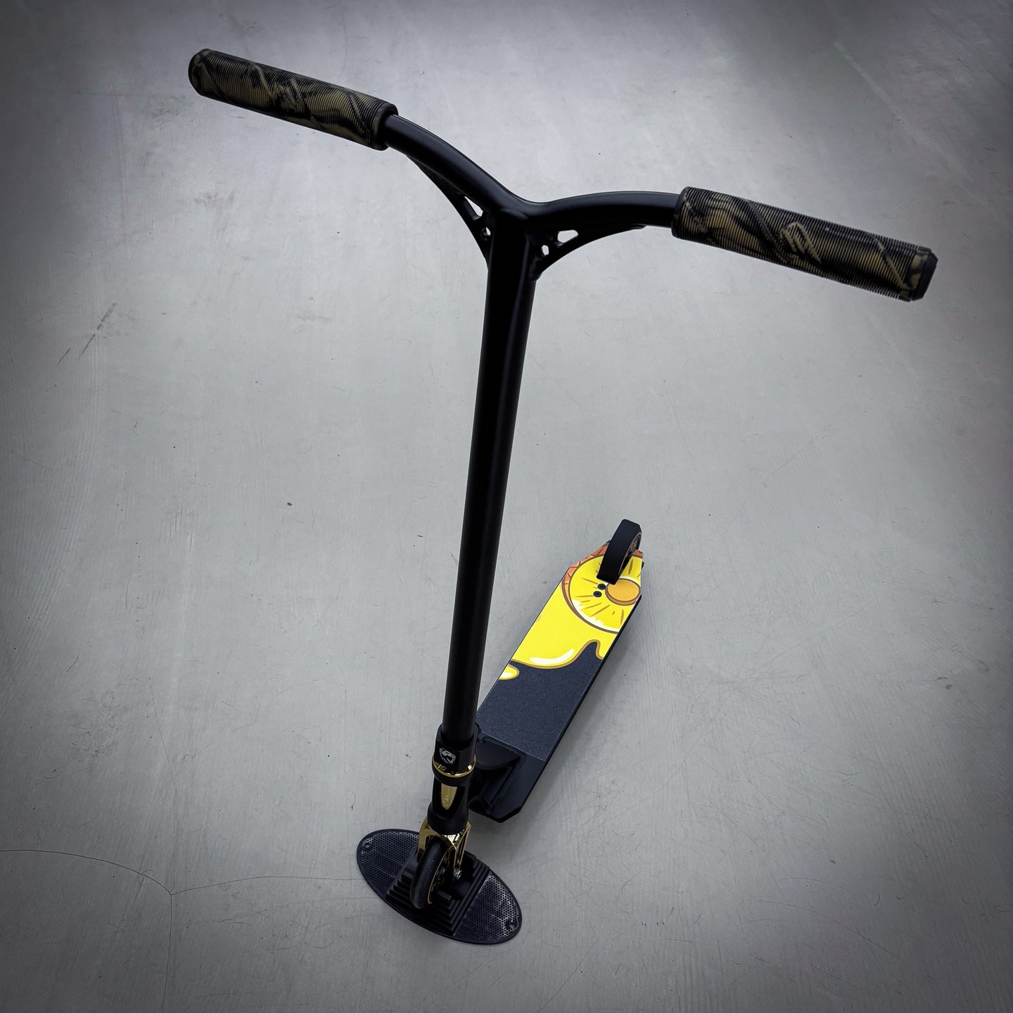 Striker Panda Freestyle Custom Build - Black/Gold/Yellow- ScootWorld
