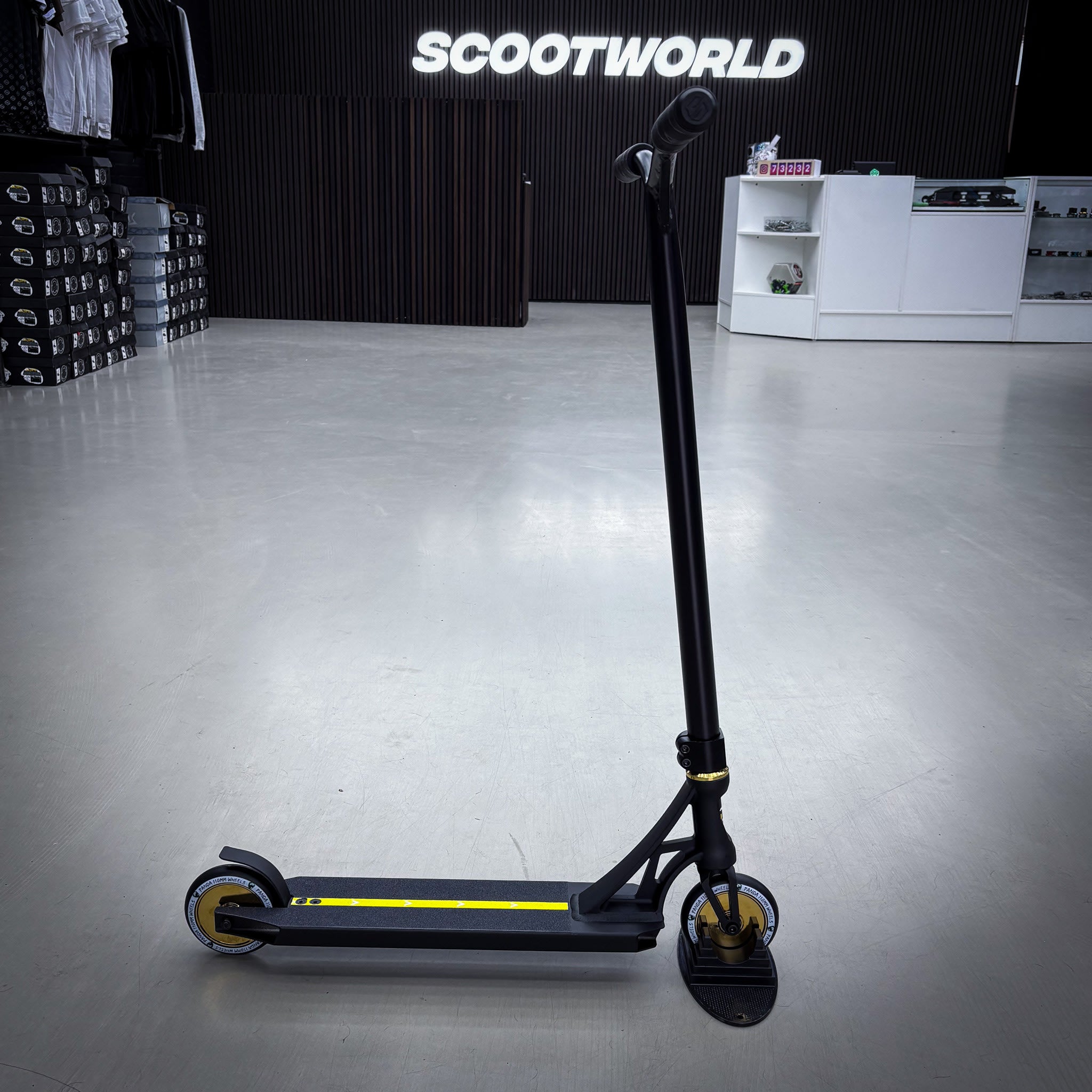 Striker Panda Freestyle Custom Build - Czarny/złoty- ScootWorld