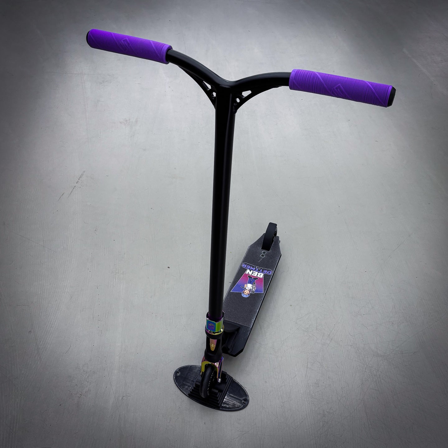 Striker Panda Freestyle Custom Build - Czarny/Tęczowy- ScootWorld