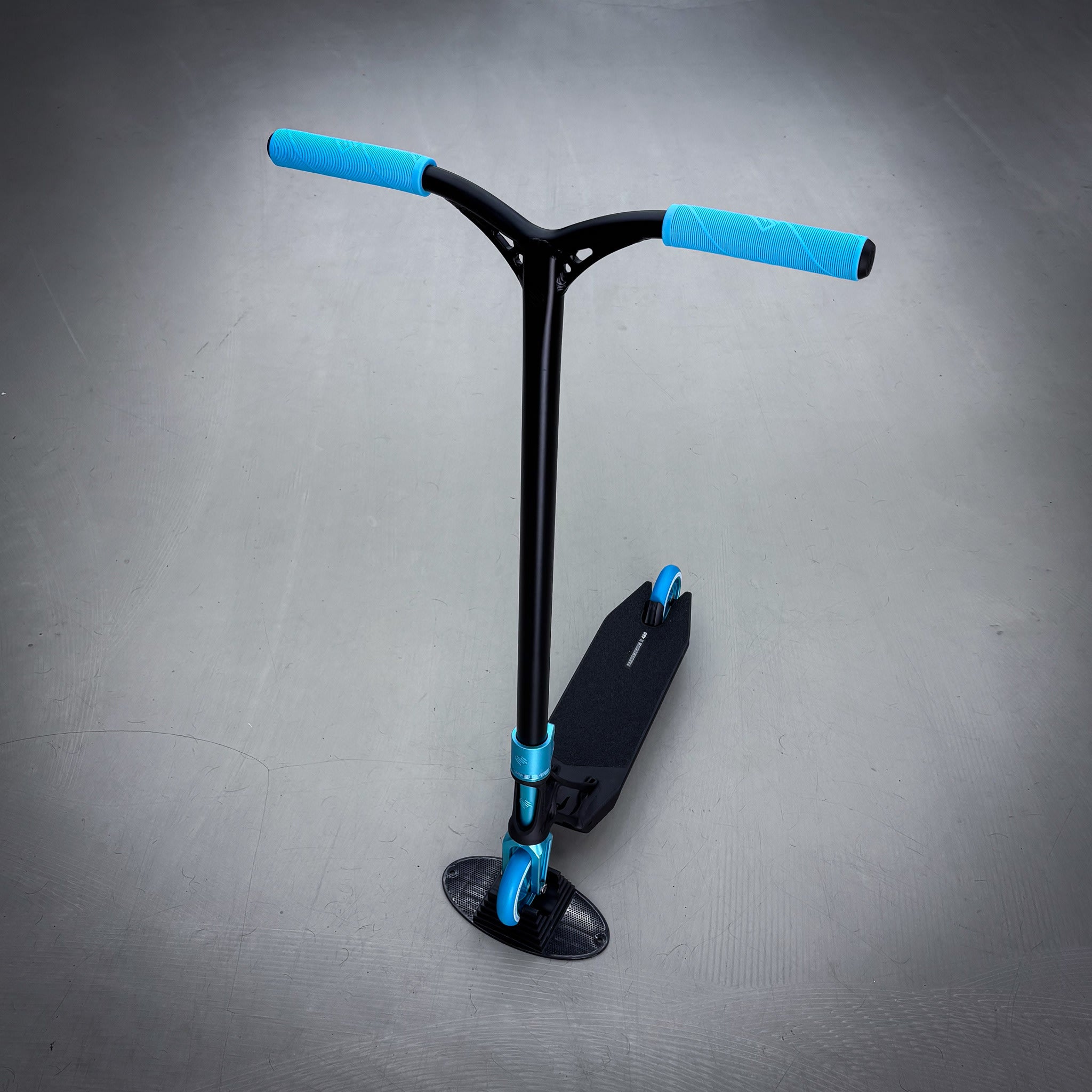 Striker Ethic Pande Custom Build - Czarny/Turkusowy- ScootWorld