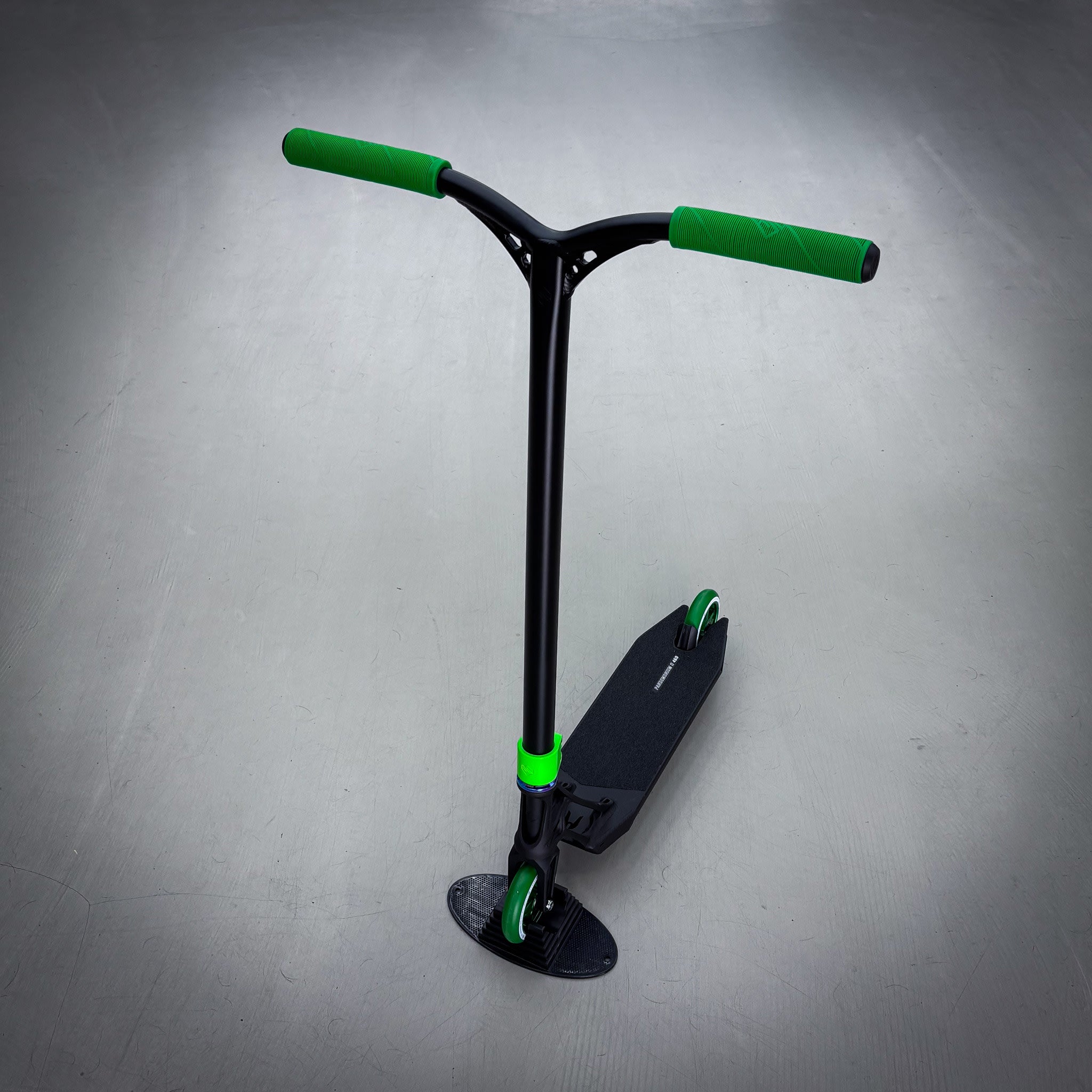 Striker Ethic Pande Custom Build - Czarny/Zielony- ScootWorld
