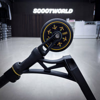 Striker Panda Custom Build - Czarny/złoty- ScootWorld