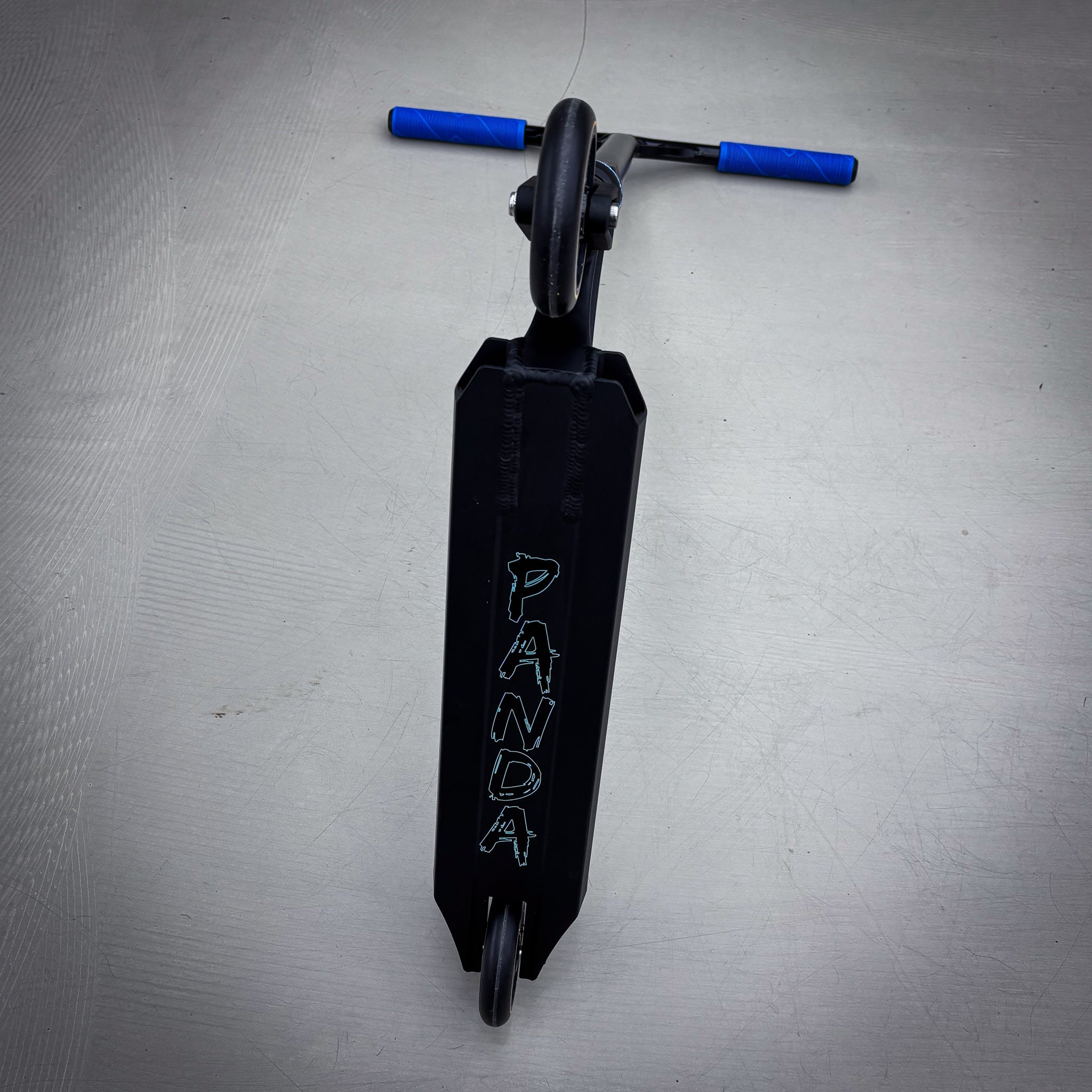 Striker Panda Custom Build - Czarny/Niebieski- ScootWorld