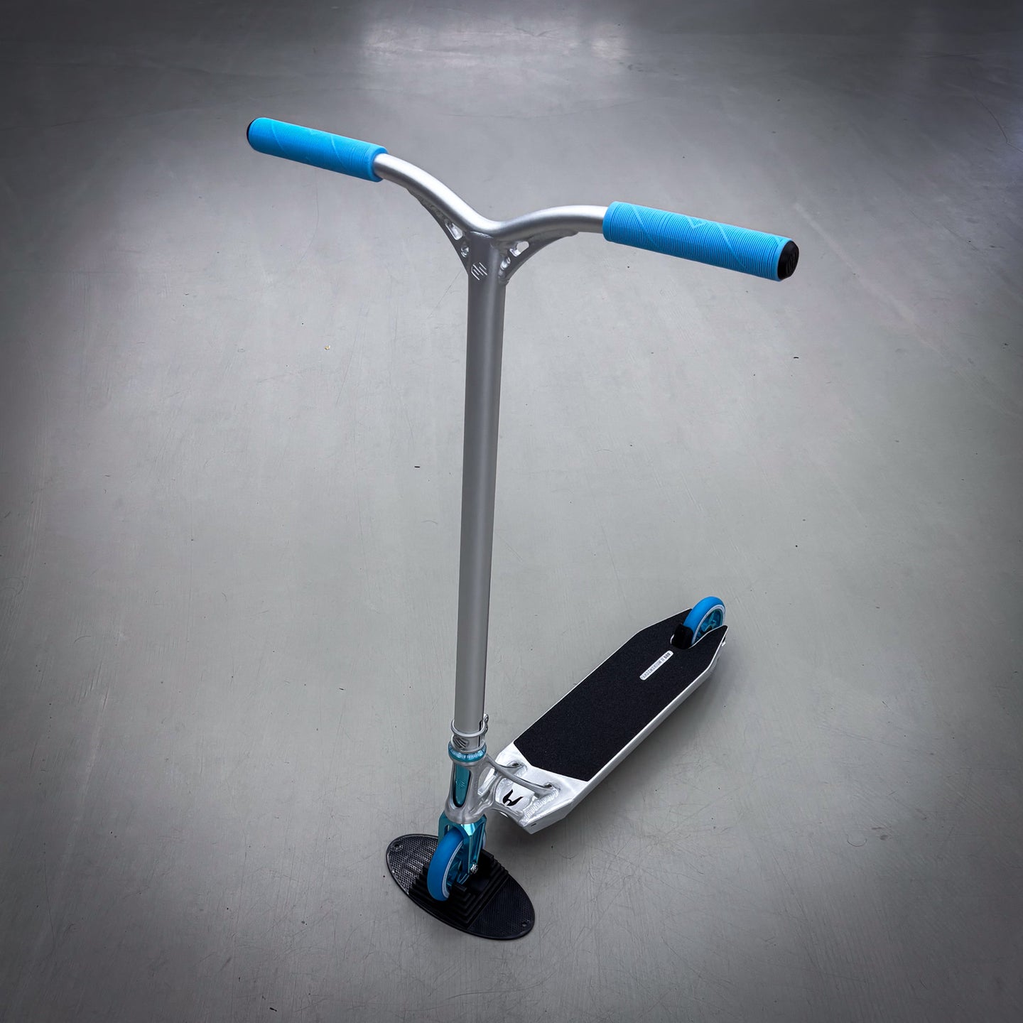 Striker Ethic 500mm Silver Teal Custom Build - Silver/Teal- ScootWorld