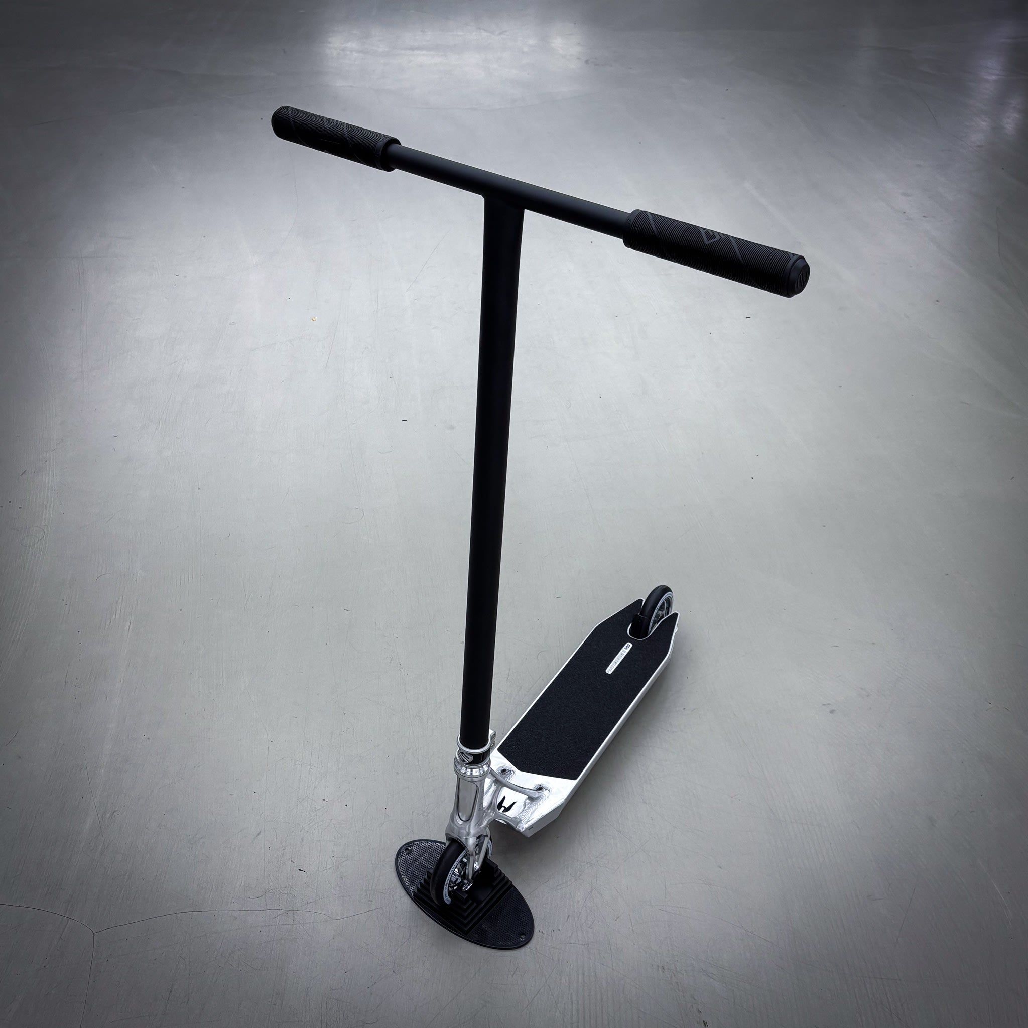 Striker Ethic 500mm Silver Black Custom Build - Srebrny/Czarny- ScootWorld