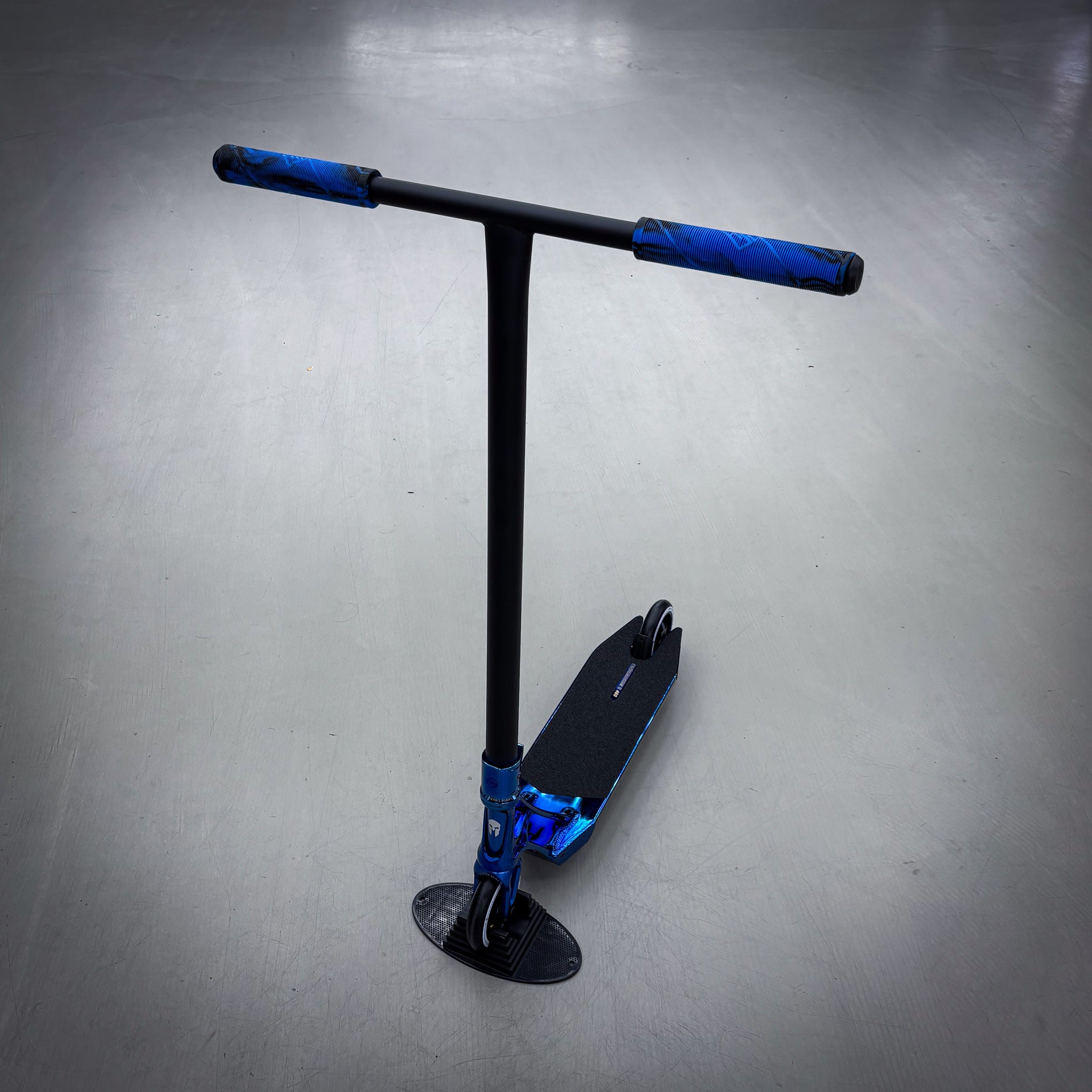 Striker Ethic 460mm Chrome Blue Custom Build - Niebieski/Czarny- ScootWorld