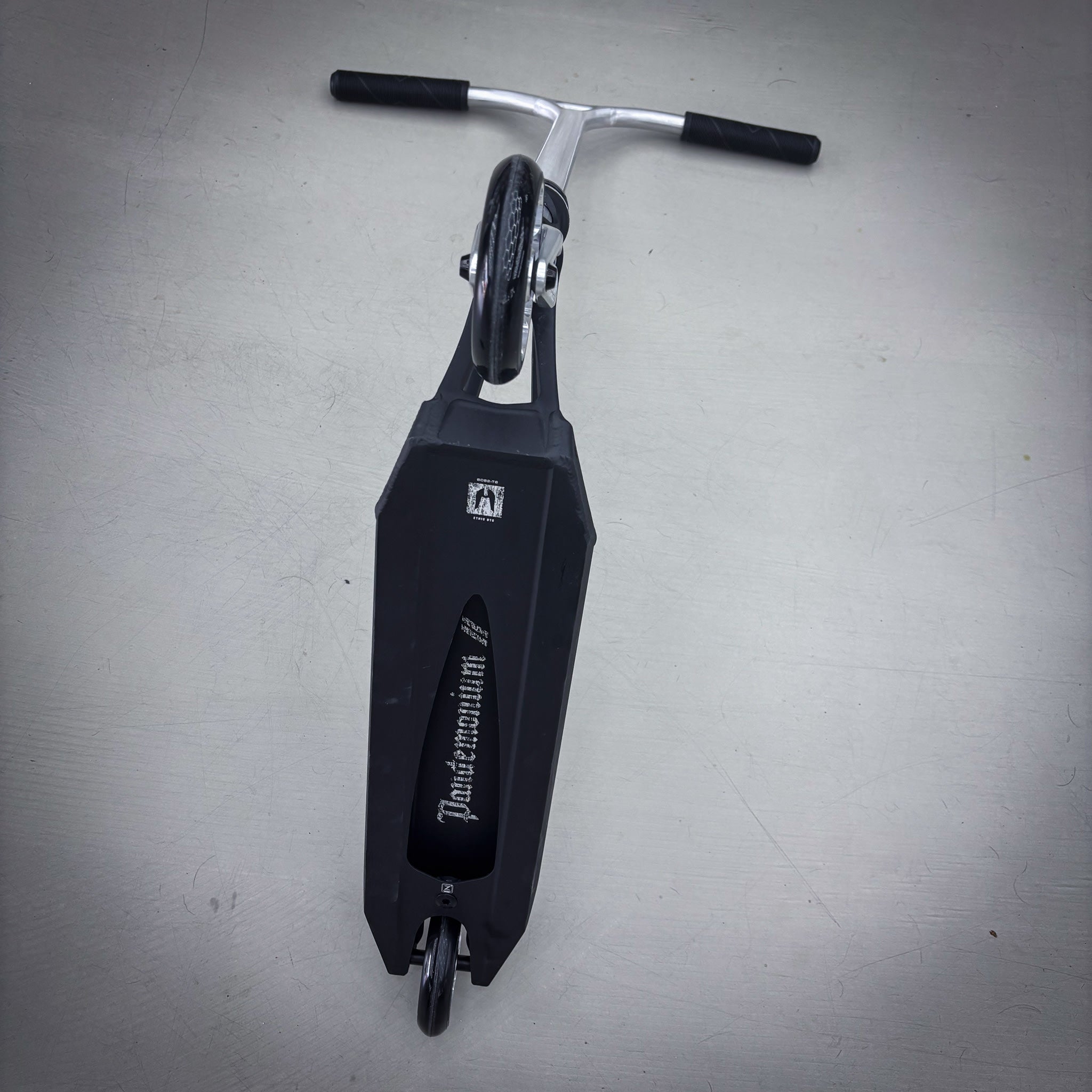 Ethic Pande Wolp Custom Build - Czarny/Srebrny- ScootWorld