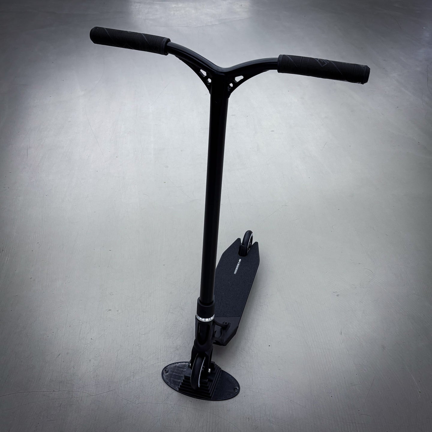 Striker Ethic Black Custom Build - Czarny- ScootWorld