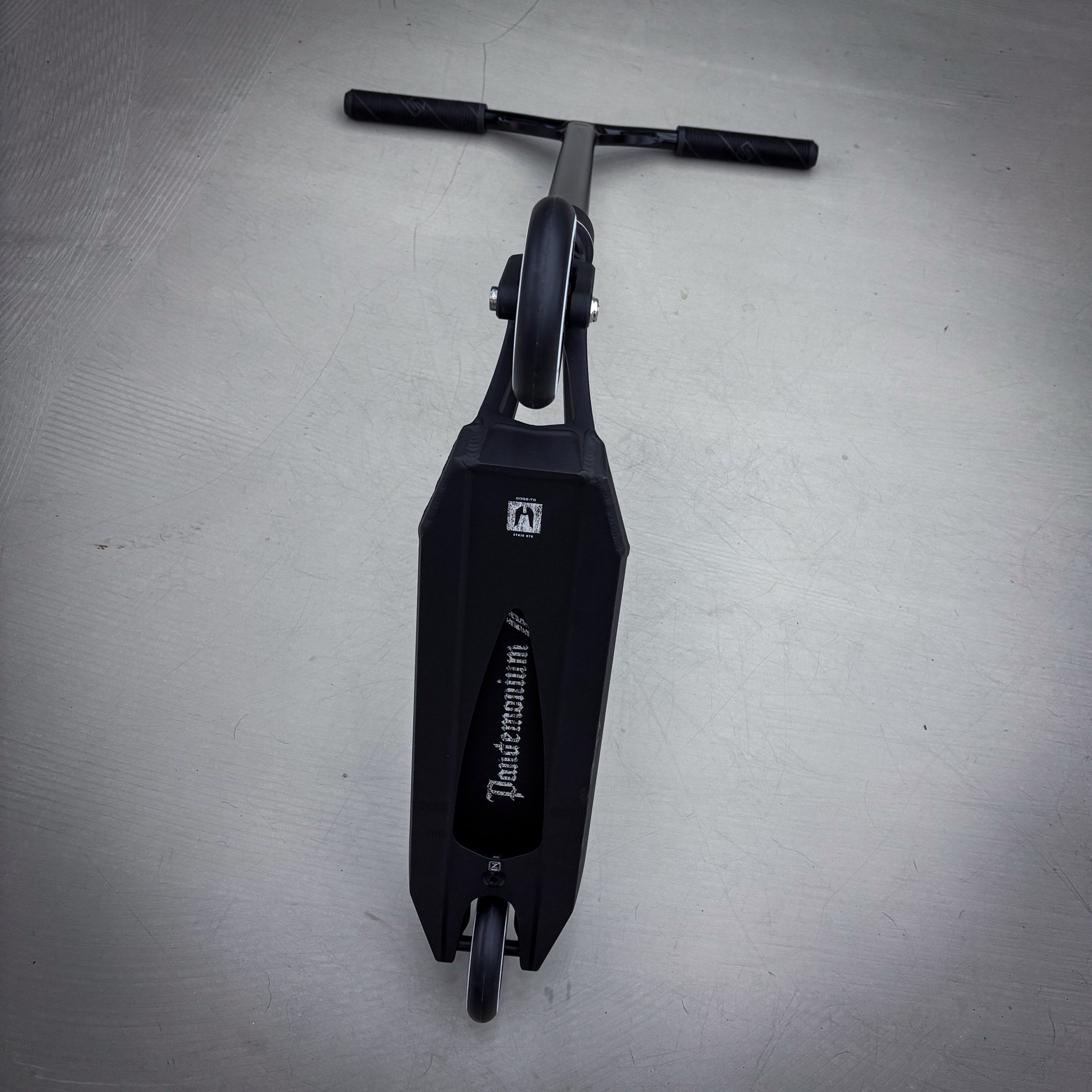 Striker Ethic Black Custom Build - Czarny- ScootWorld