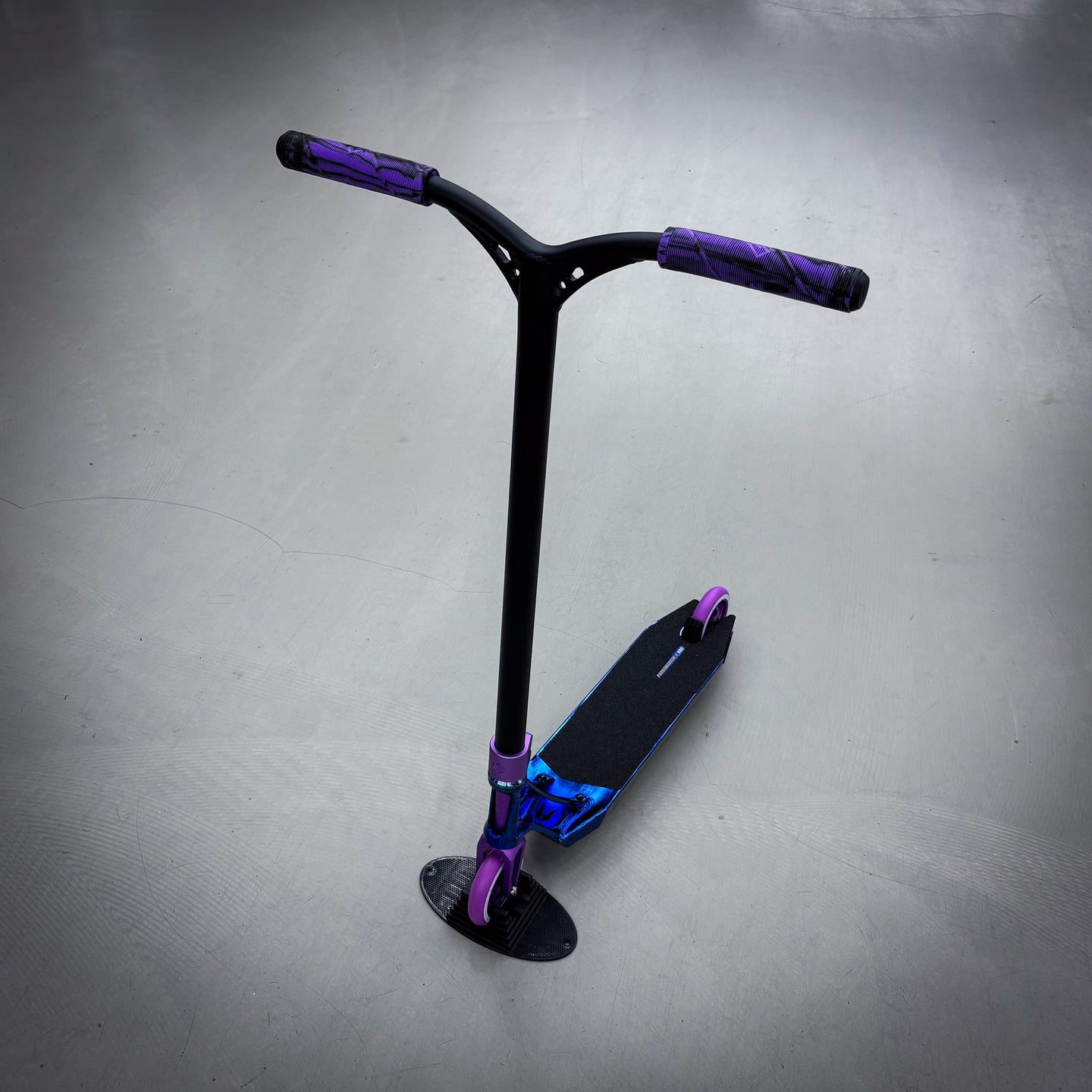 Striker Ethic Blue/Purple 500 Custom Build - Czarny/niebieski/fioletowy- ScootWorld