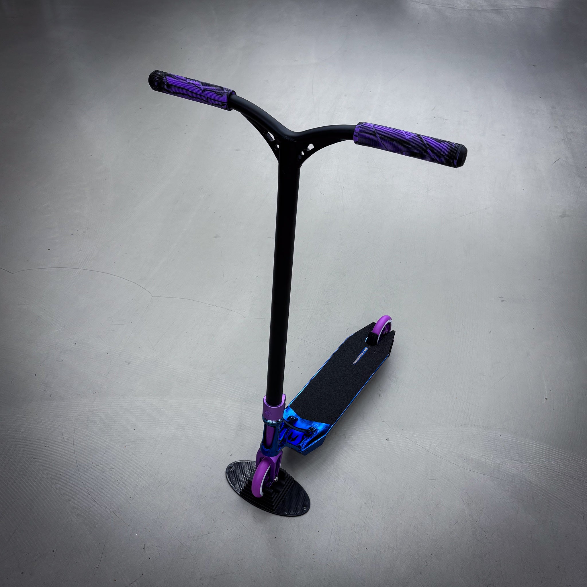 Striker Ethic Blue/Purple 500 Custom Build - Czarny/niebieski/fioletowy- ScootWorld