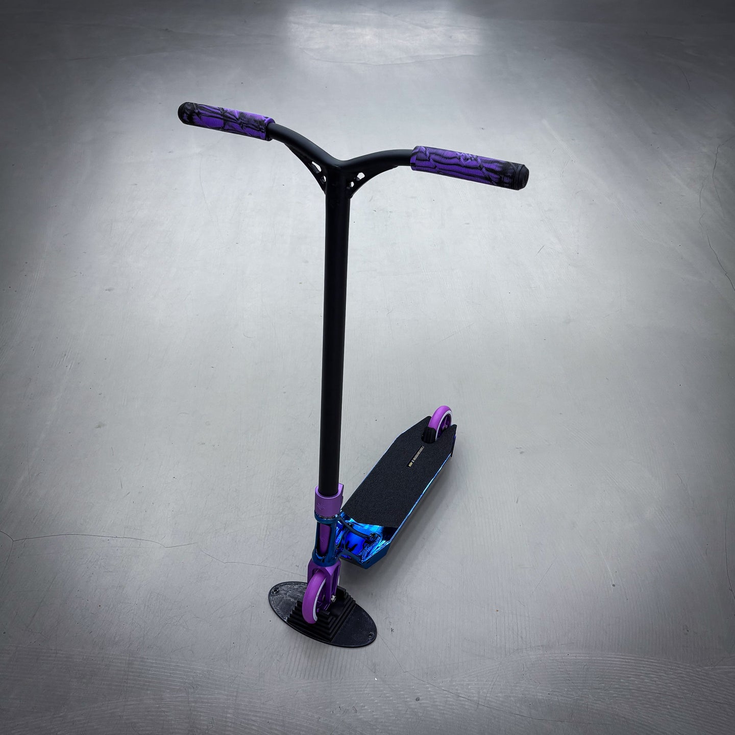 Striker Ethic Blue/Purple 460 Custom Build - Czarny/niebieski/fioletowy- ScootWorld