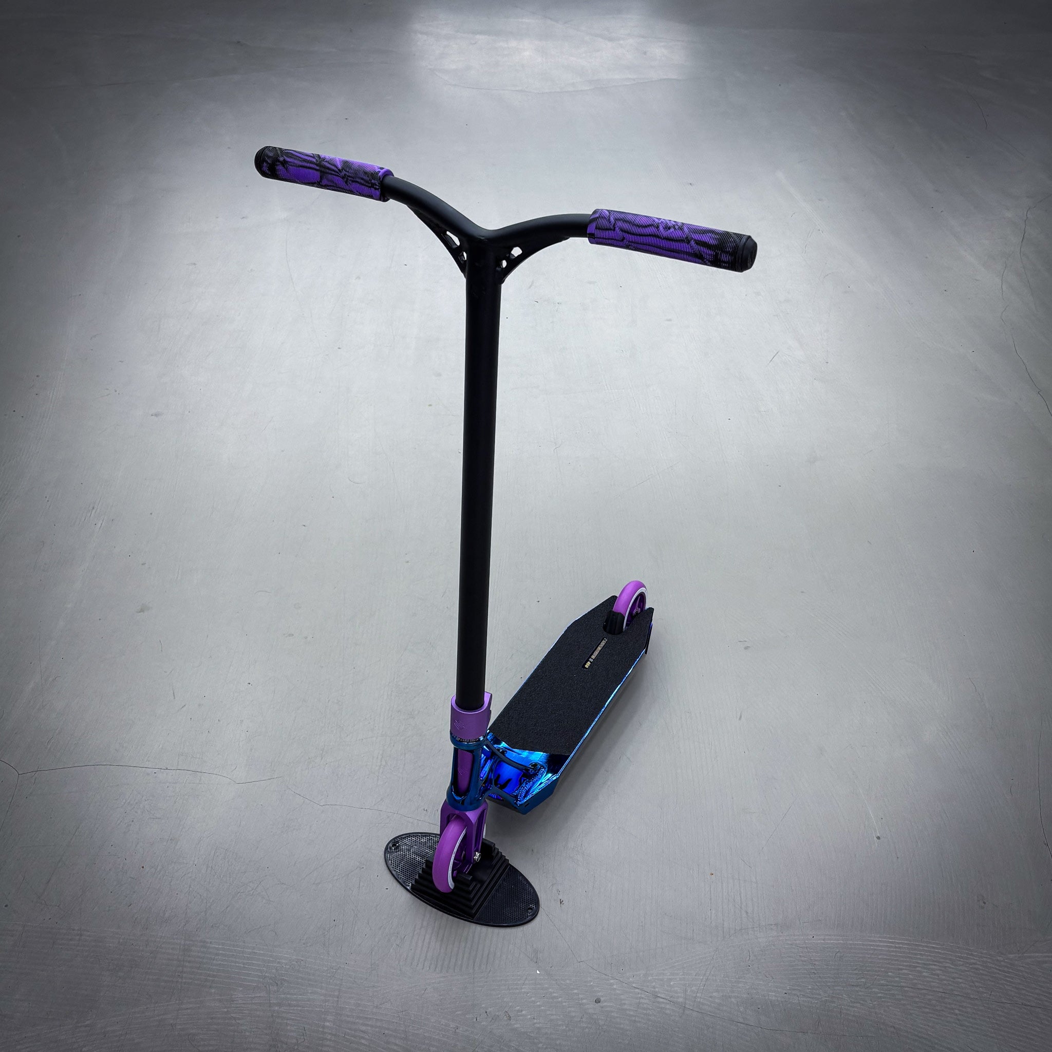 Striker Ethic Blue/Purple 460 Custom Build - Czarny/niebieski/fioletowy- ScootWorld