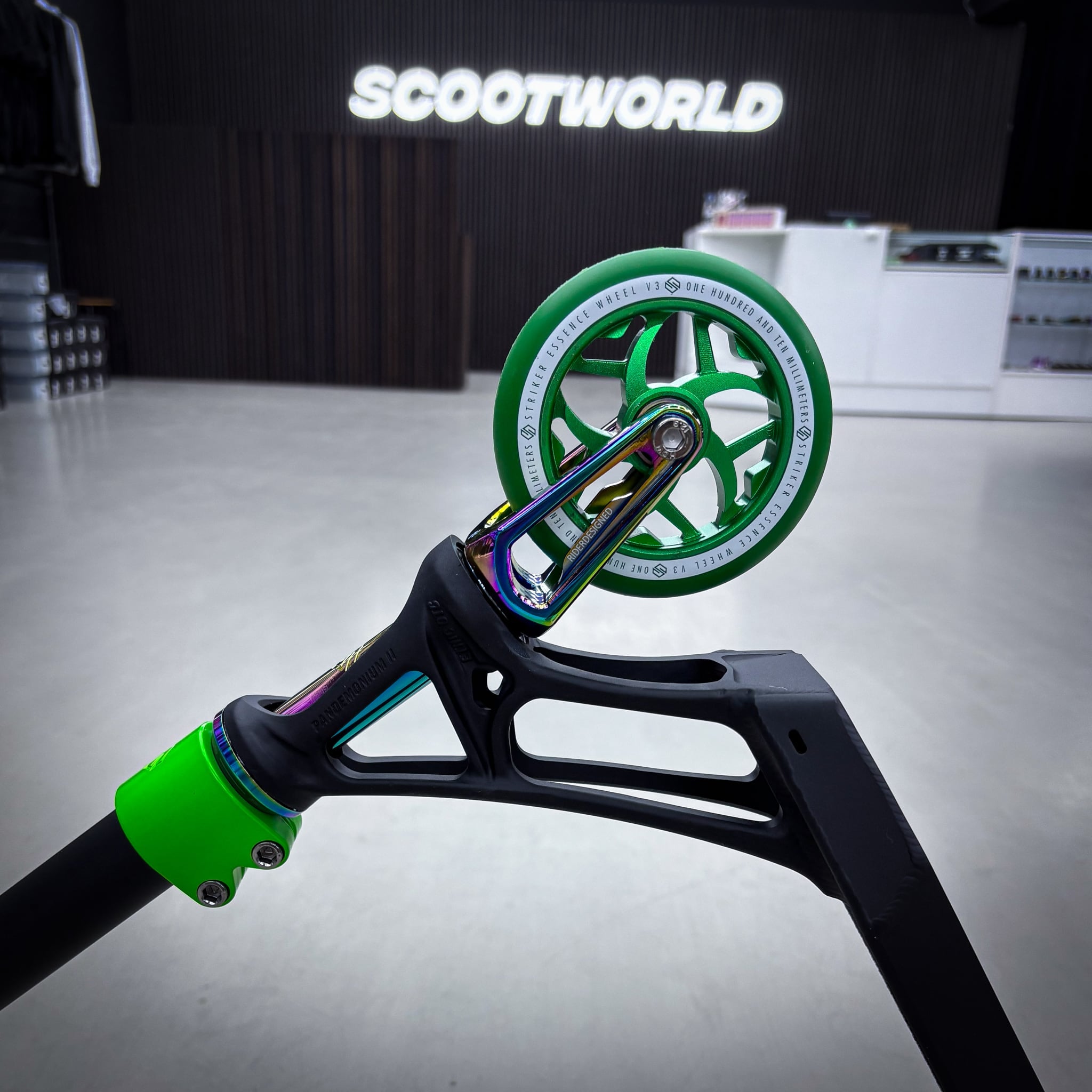 Striker Ethic Black/Green 500 Custom Build - Czarny/Zielony- ScootWorld