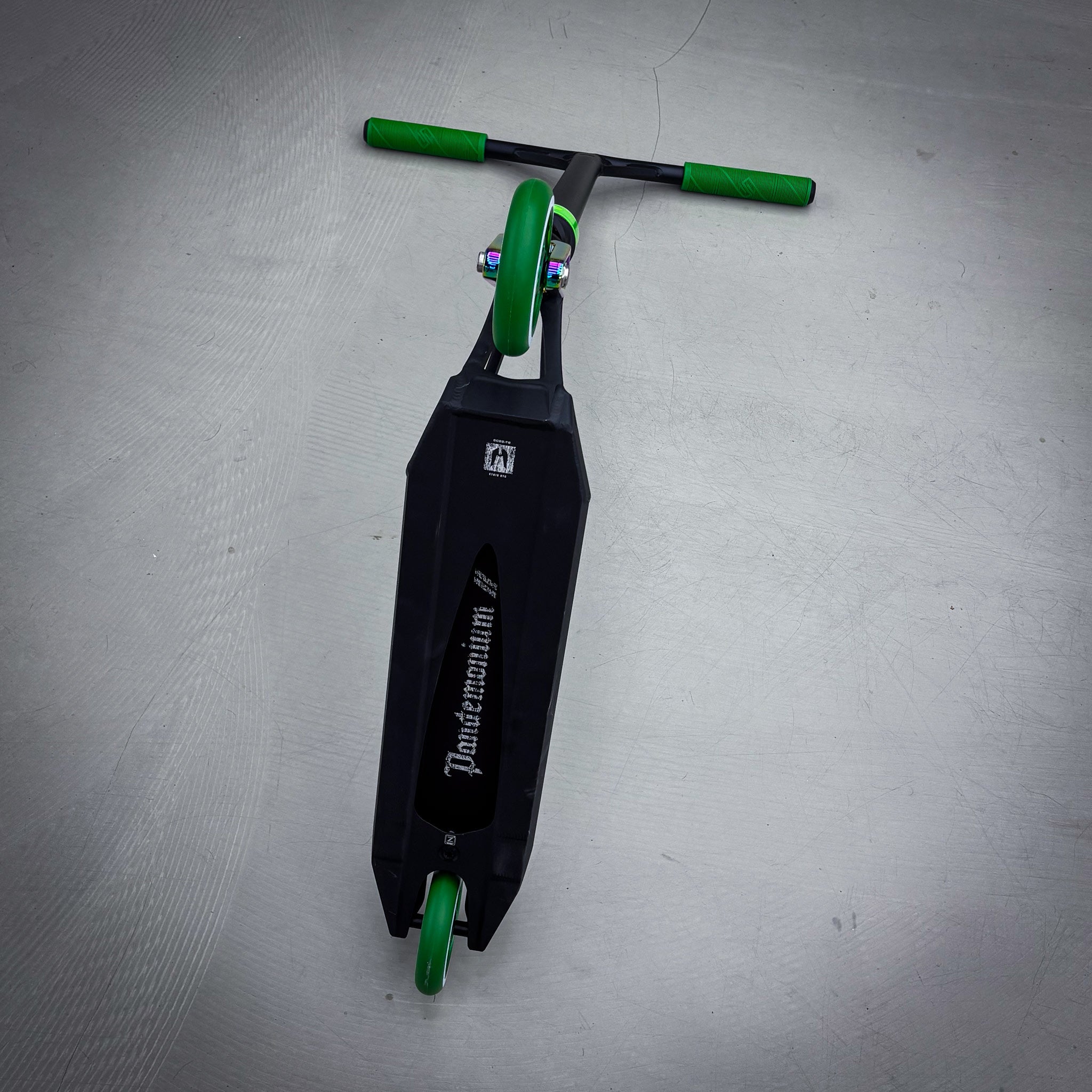 Striker Ethic Black/Green 500 Custom Build - Czarny/Zielony- ScootWorld
