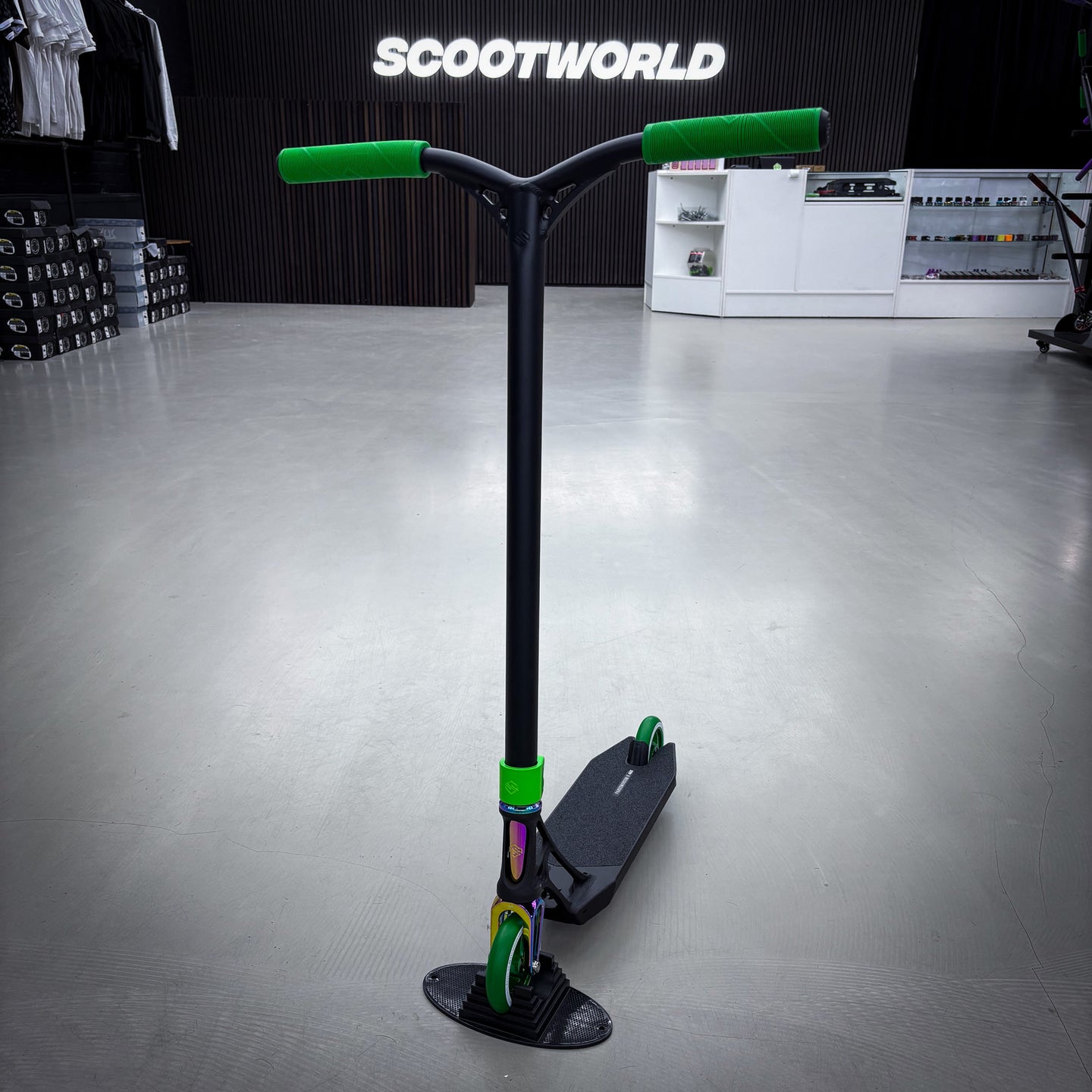 Striker Ethic Black/Green 460 Custom Build - Czarny/Zielony- ScootWorld