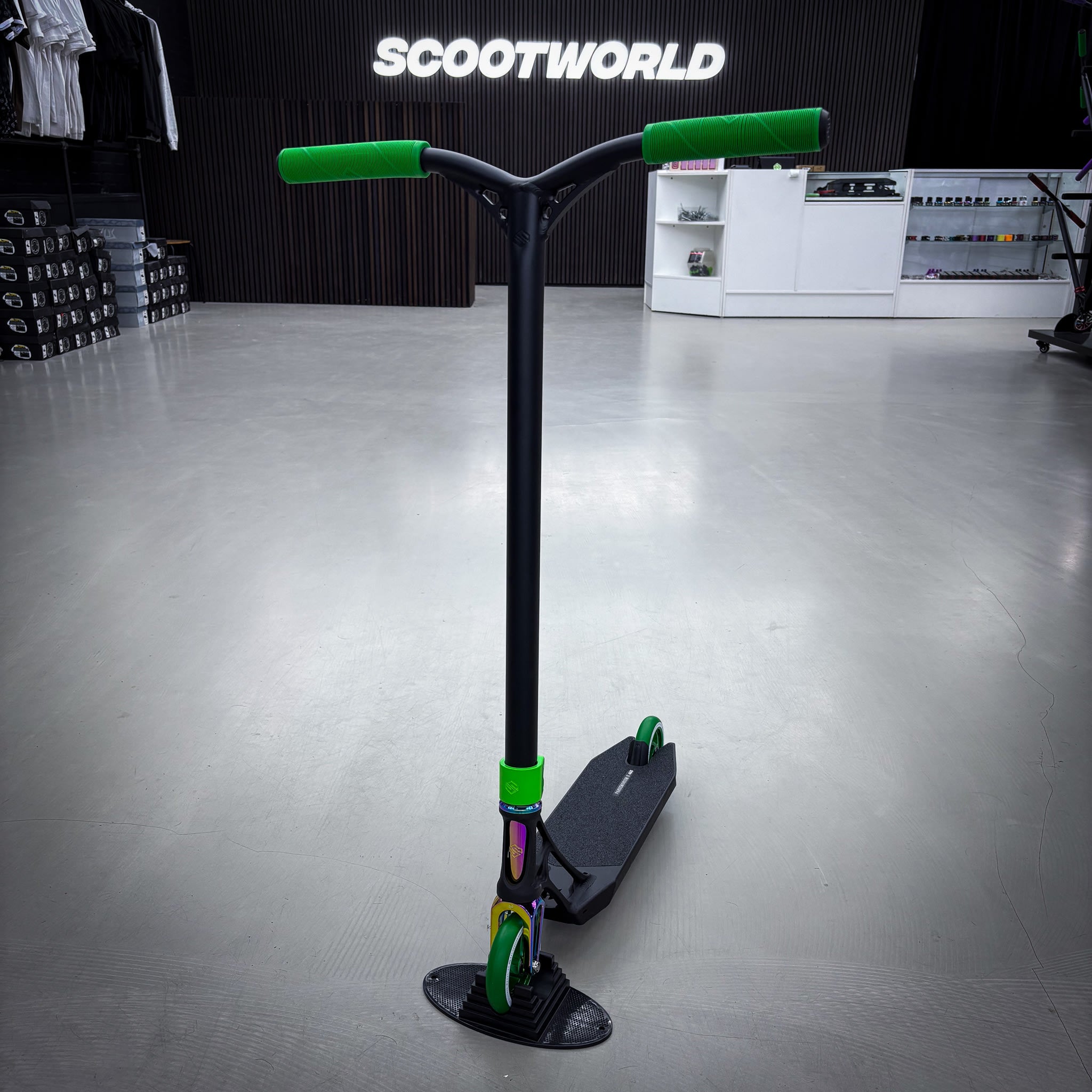 Striker Ethic Black/Green 460 Custom Build - Czarny/Zielony- ScootWorld