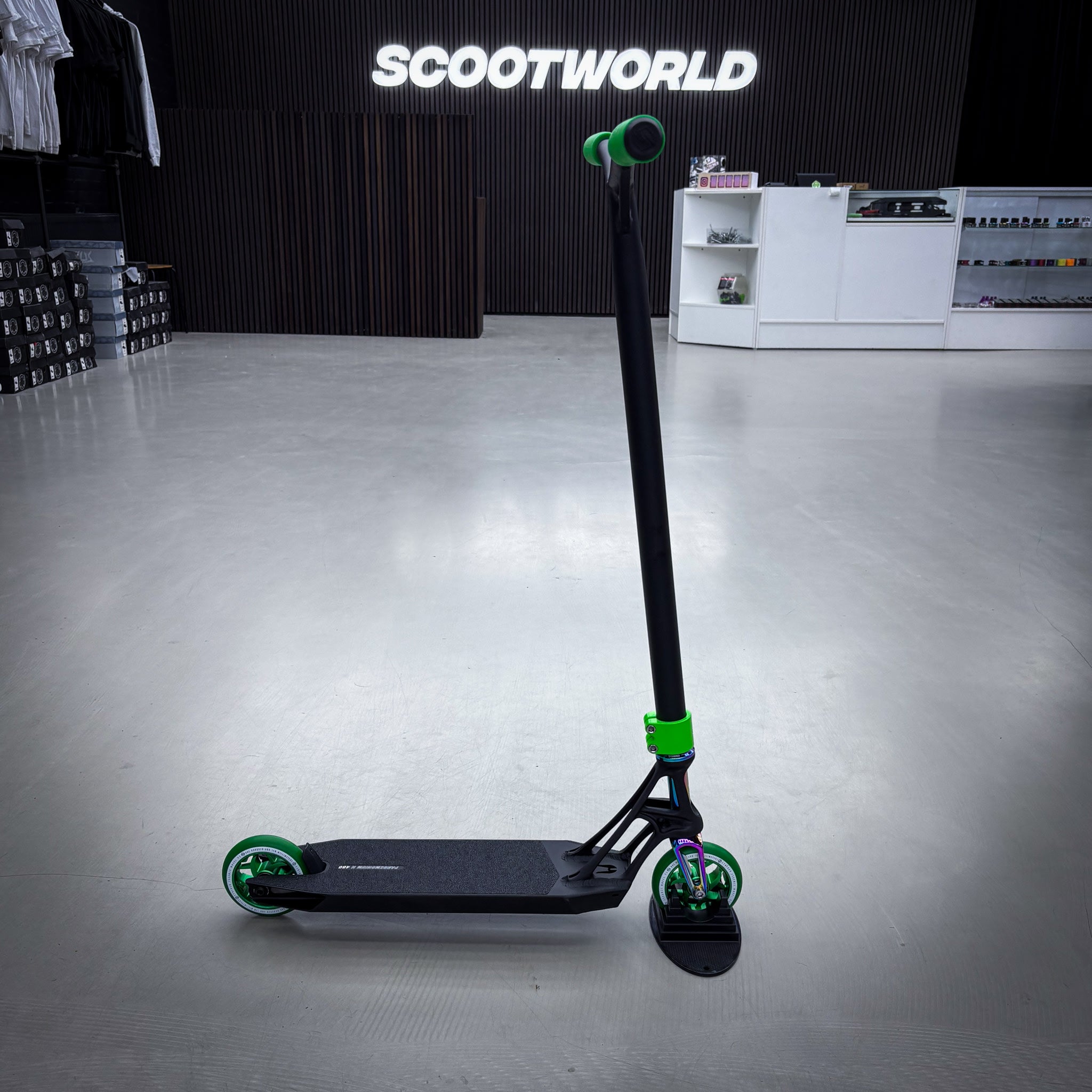 Striker Ethic Black/Green 460 Custom Build - Czarny/Zielony- ScootWorld
